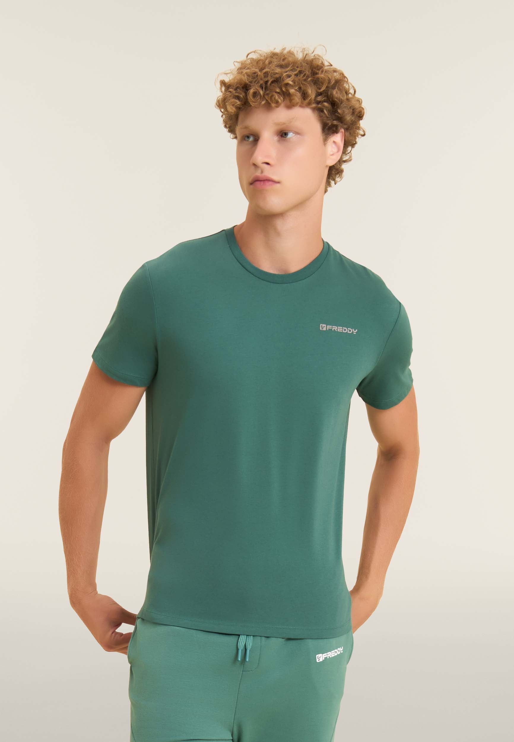 F25MEST1_V146_-_M_3XL 2