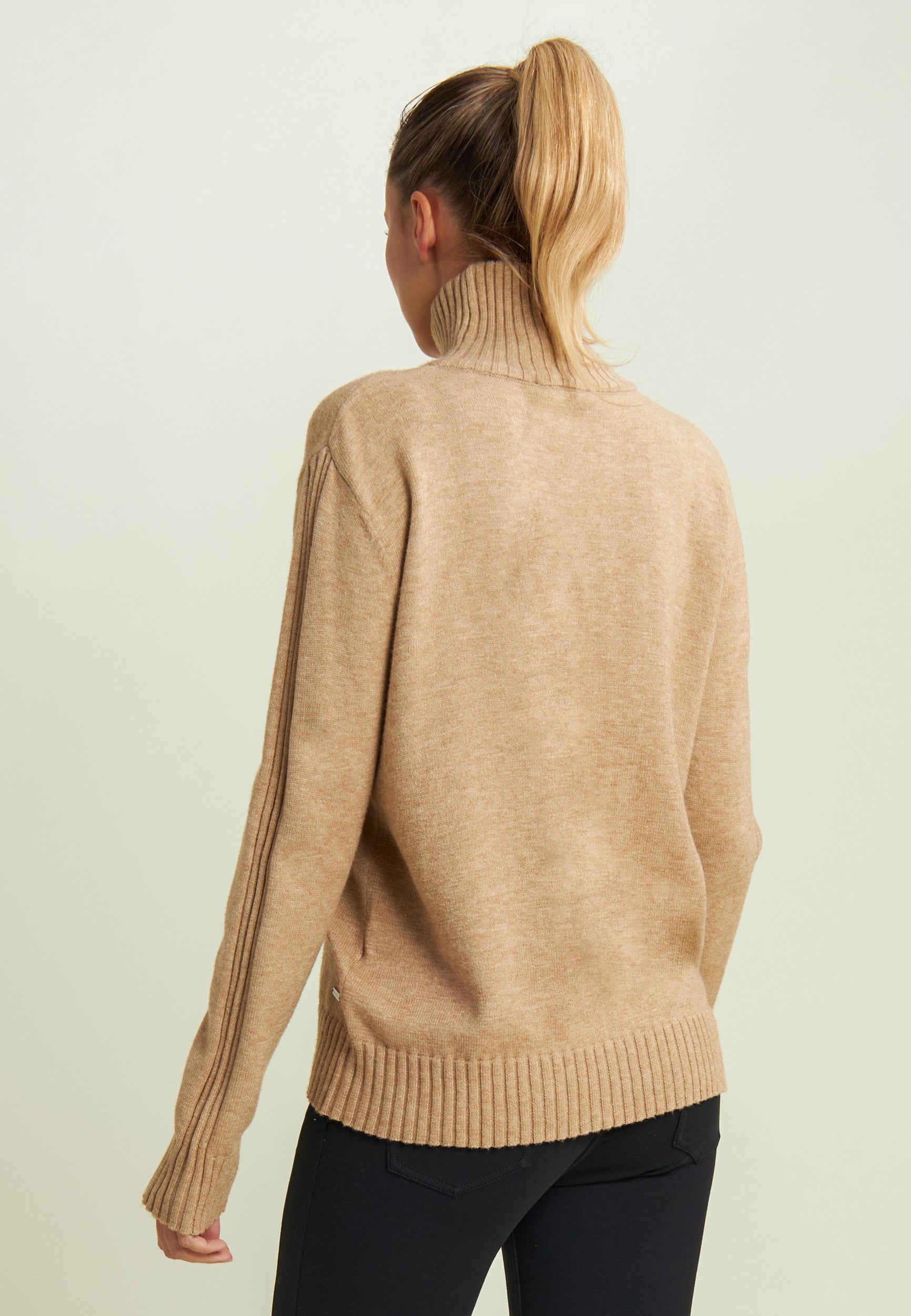 F25WATENA_M35Q_-_W_L 3