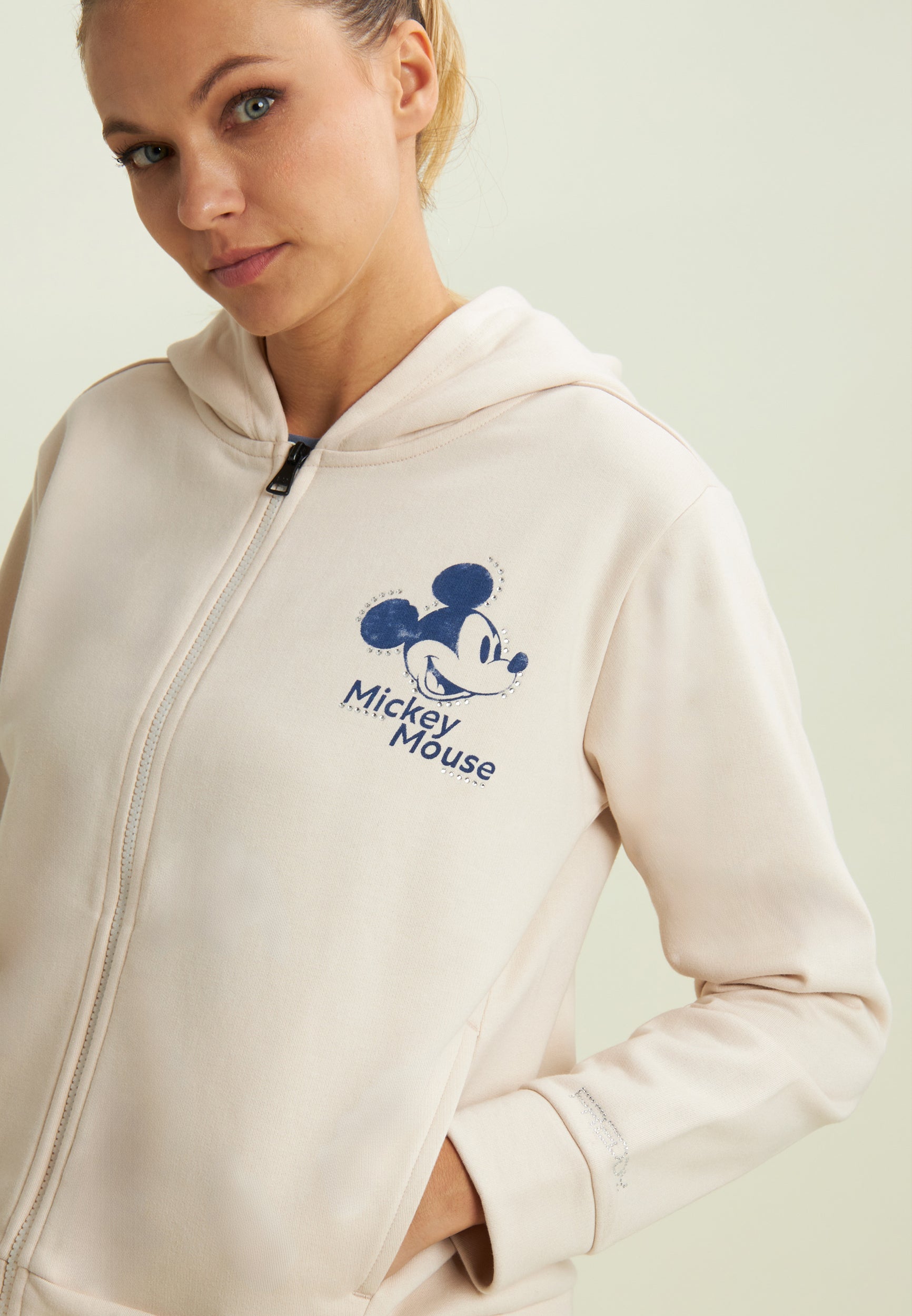 F25WCPS4_I42_-_W_L 4