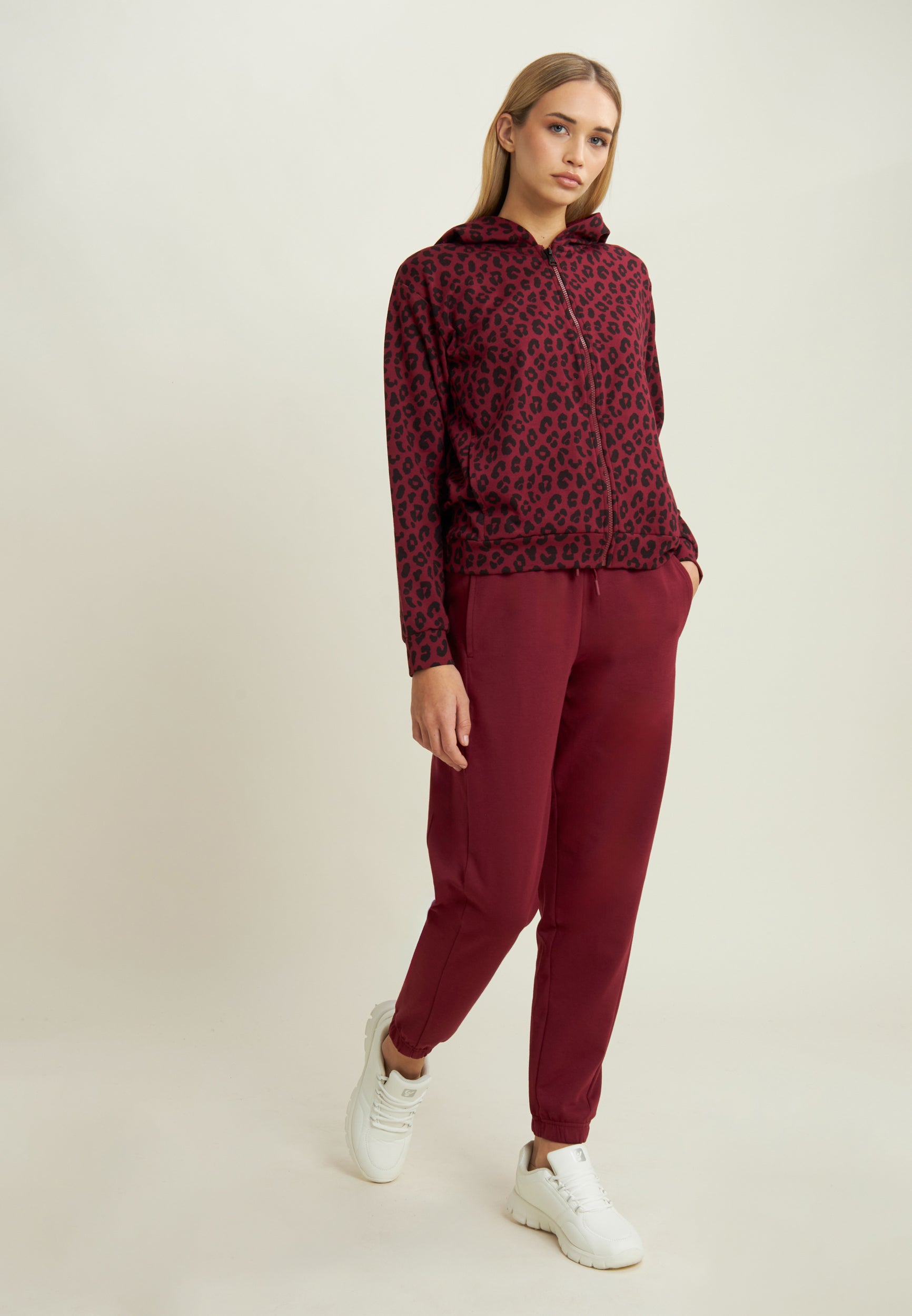 F25WMCS4C_ANI58_-_W_L 1