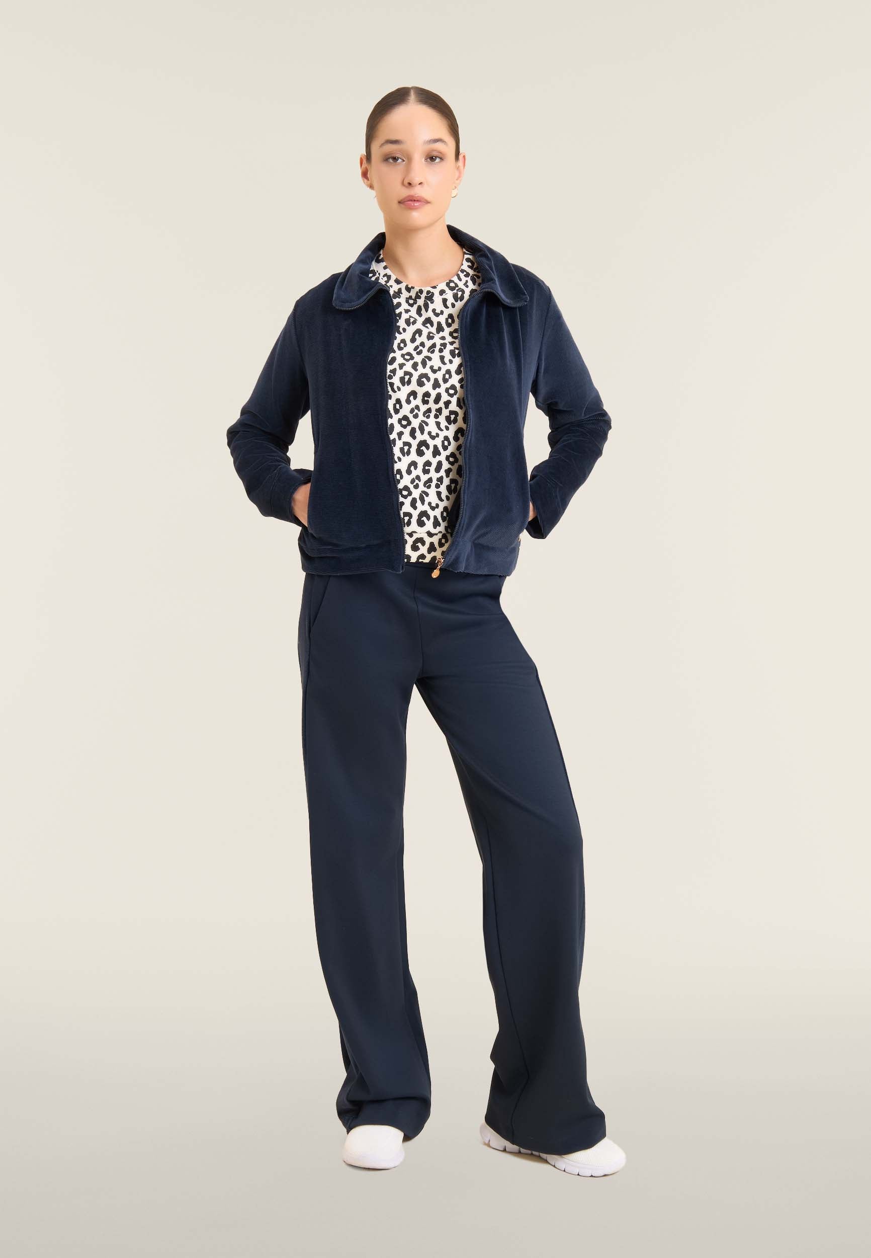 F25WMCS5C_ANI53_-_W_L 1