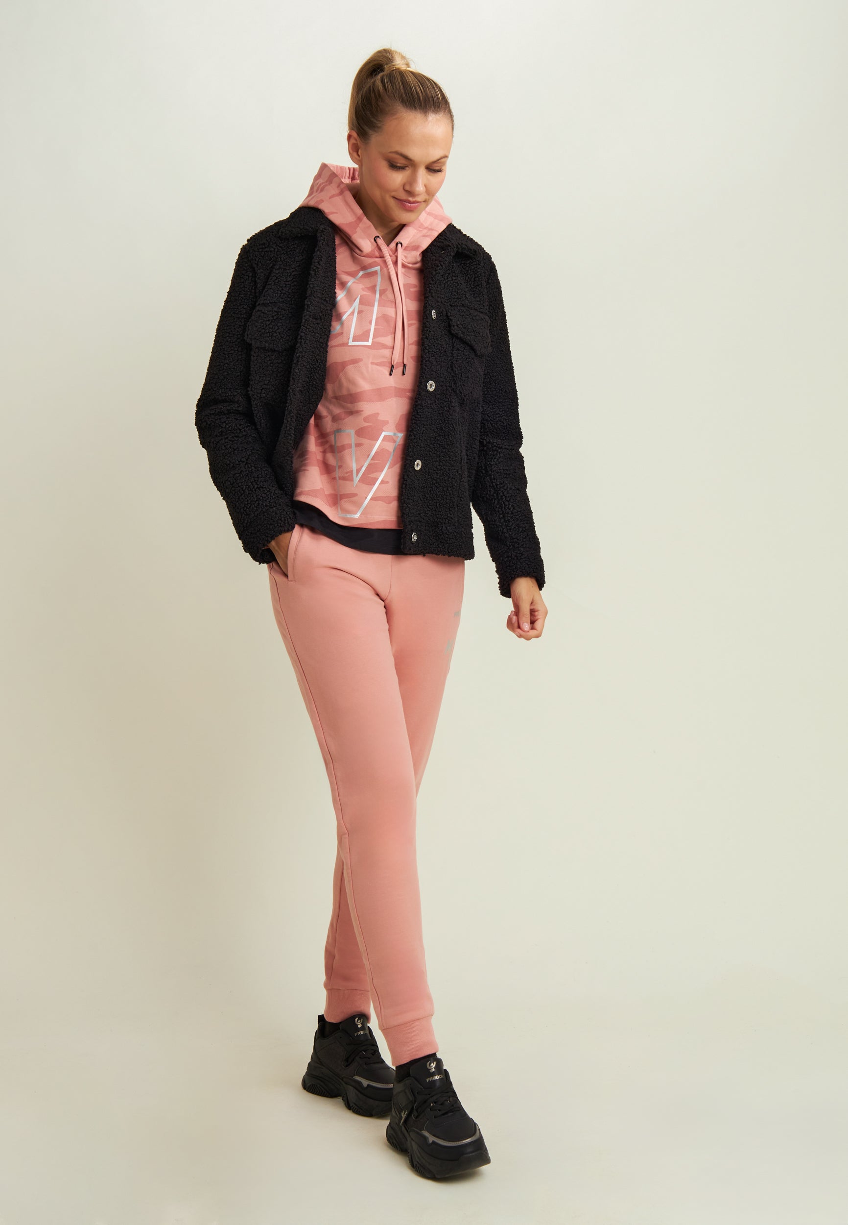 F25WMVS3C_CAMO31_-_W_L 1