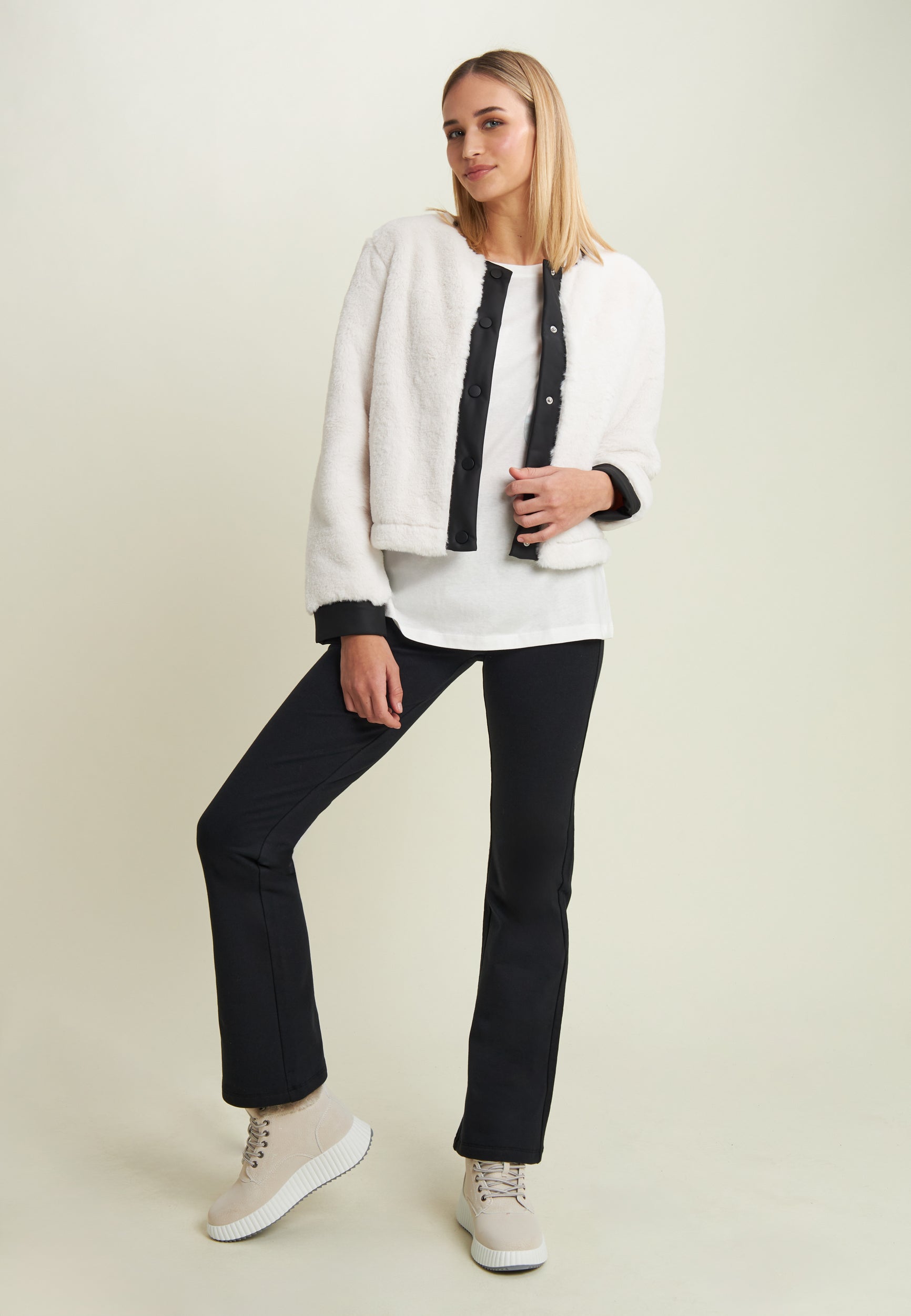 F25WMVT4_W77_-_W_L 1