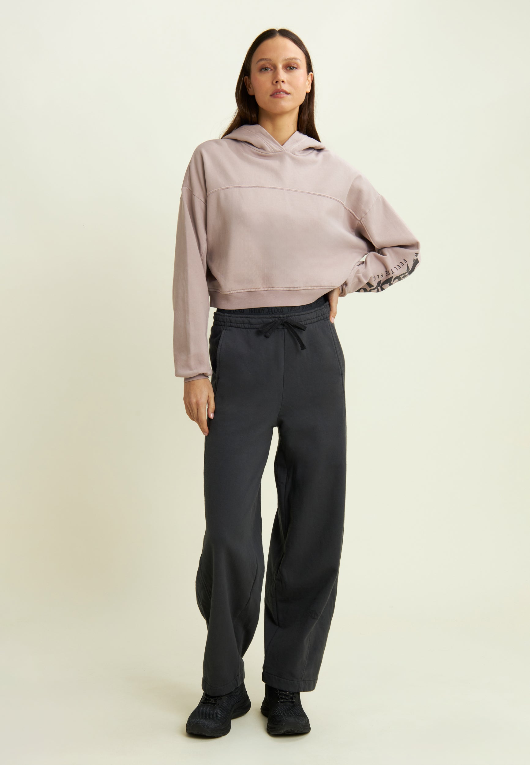 F25WUFS4_P127_-_W_L 1