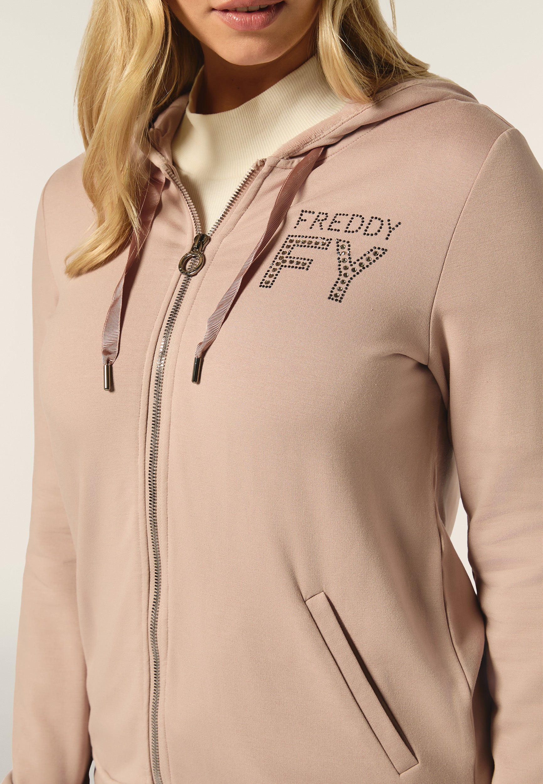 F4WCXS1_Z85_-_W_XS 4