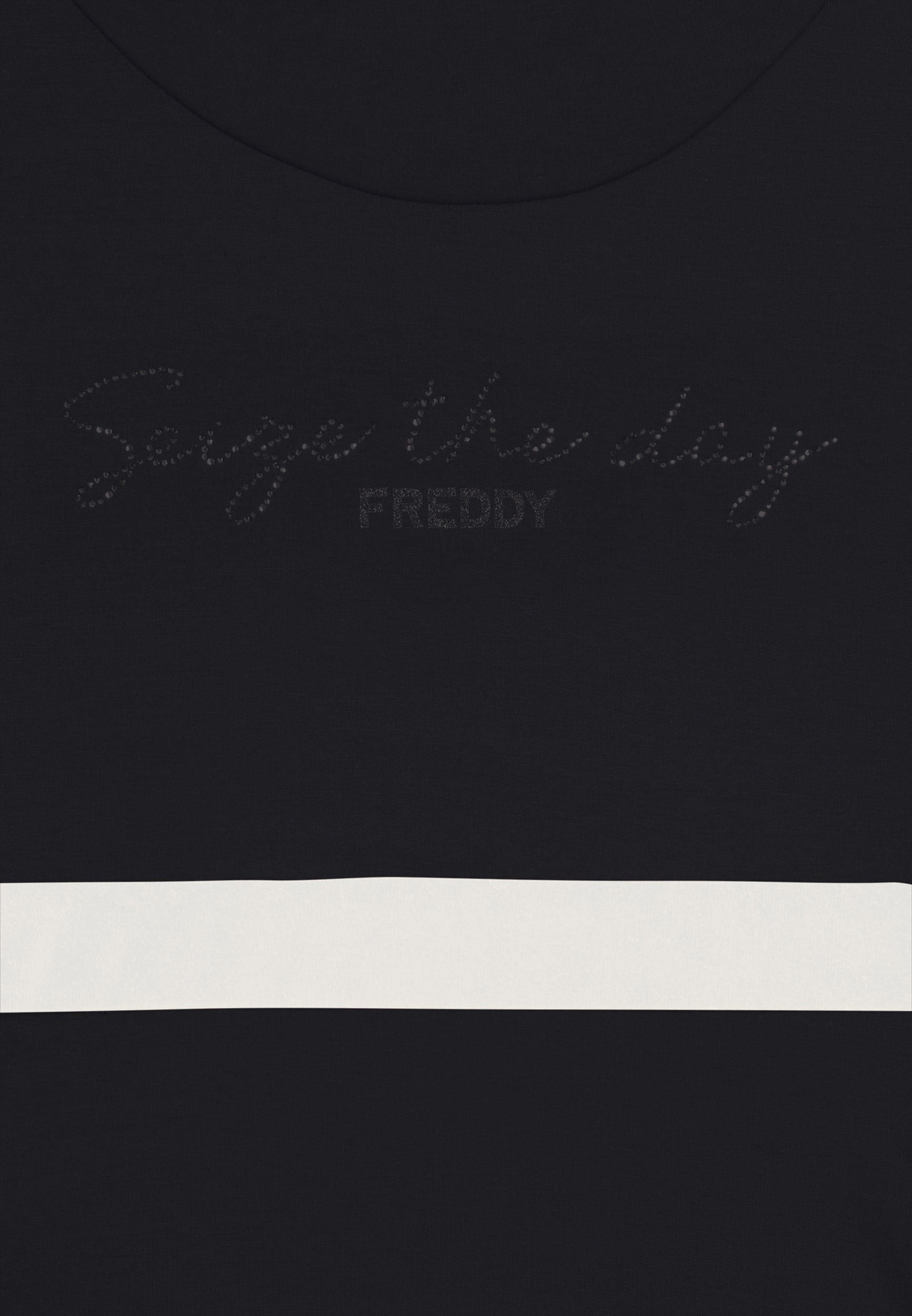 F4WCXS6_NW69_-_W_XS 3