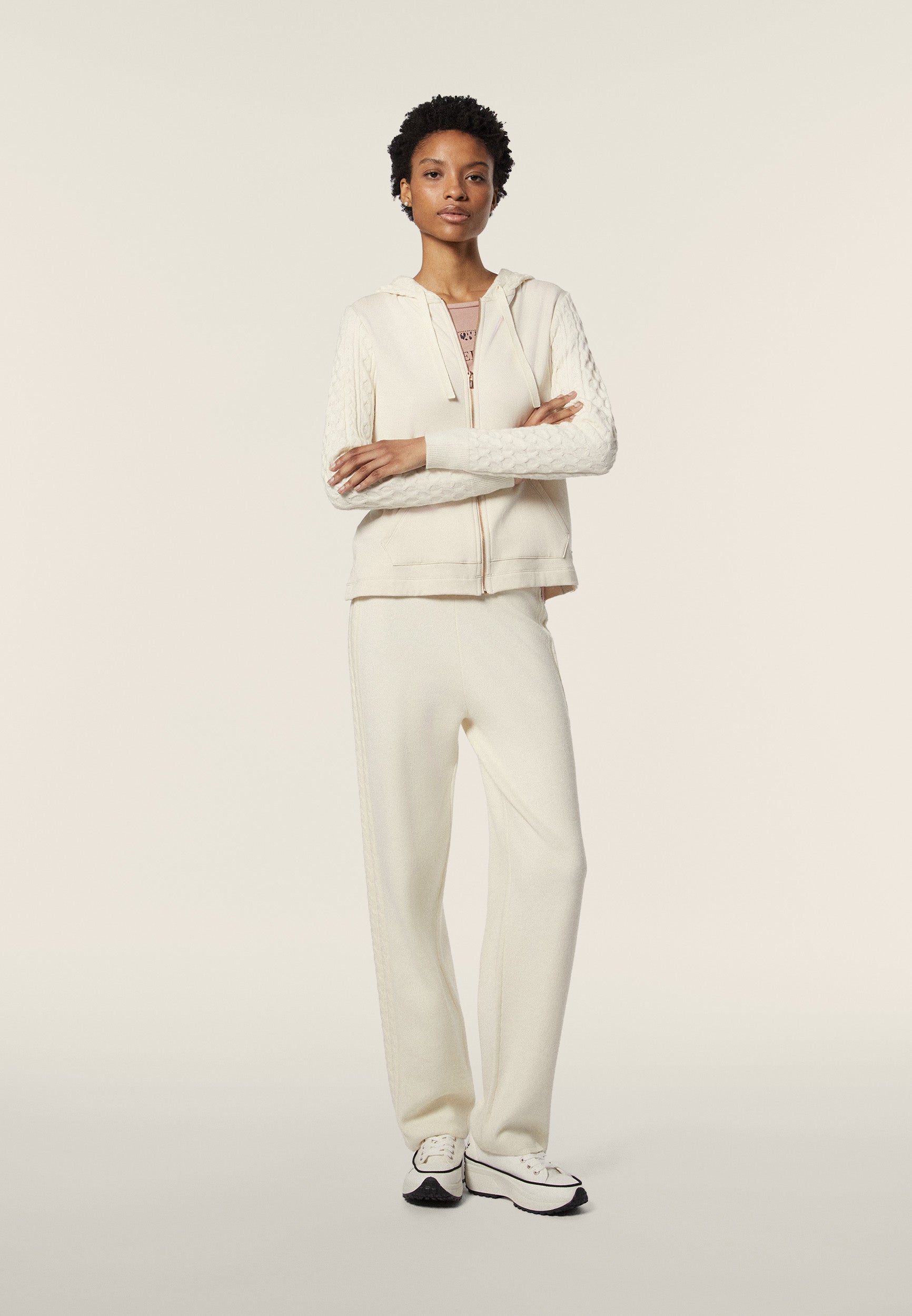 F4WGAIA_Z102_-_W_L 1