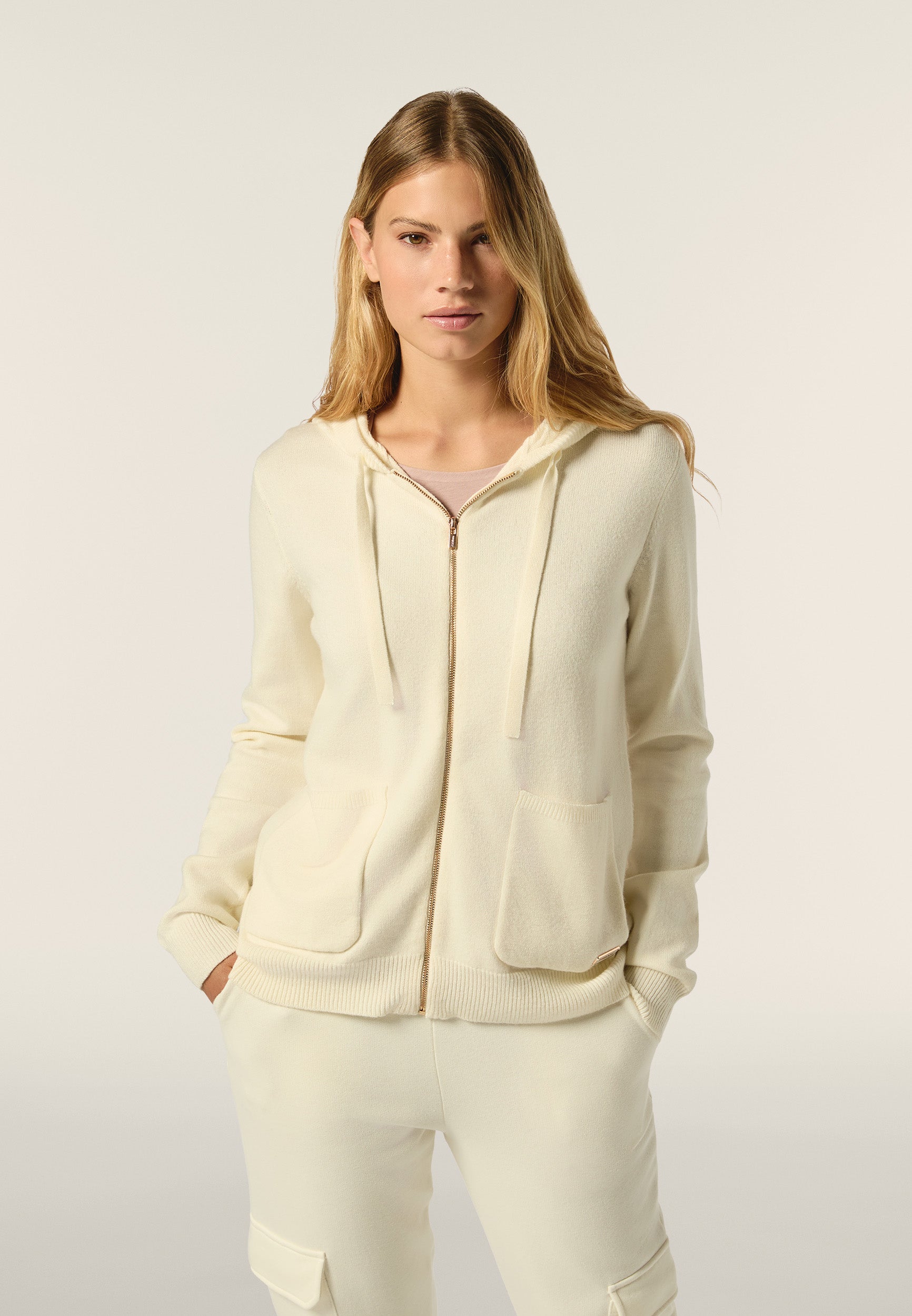 F4WISA_Z102_-_W_XS 2