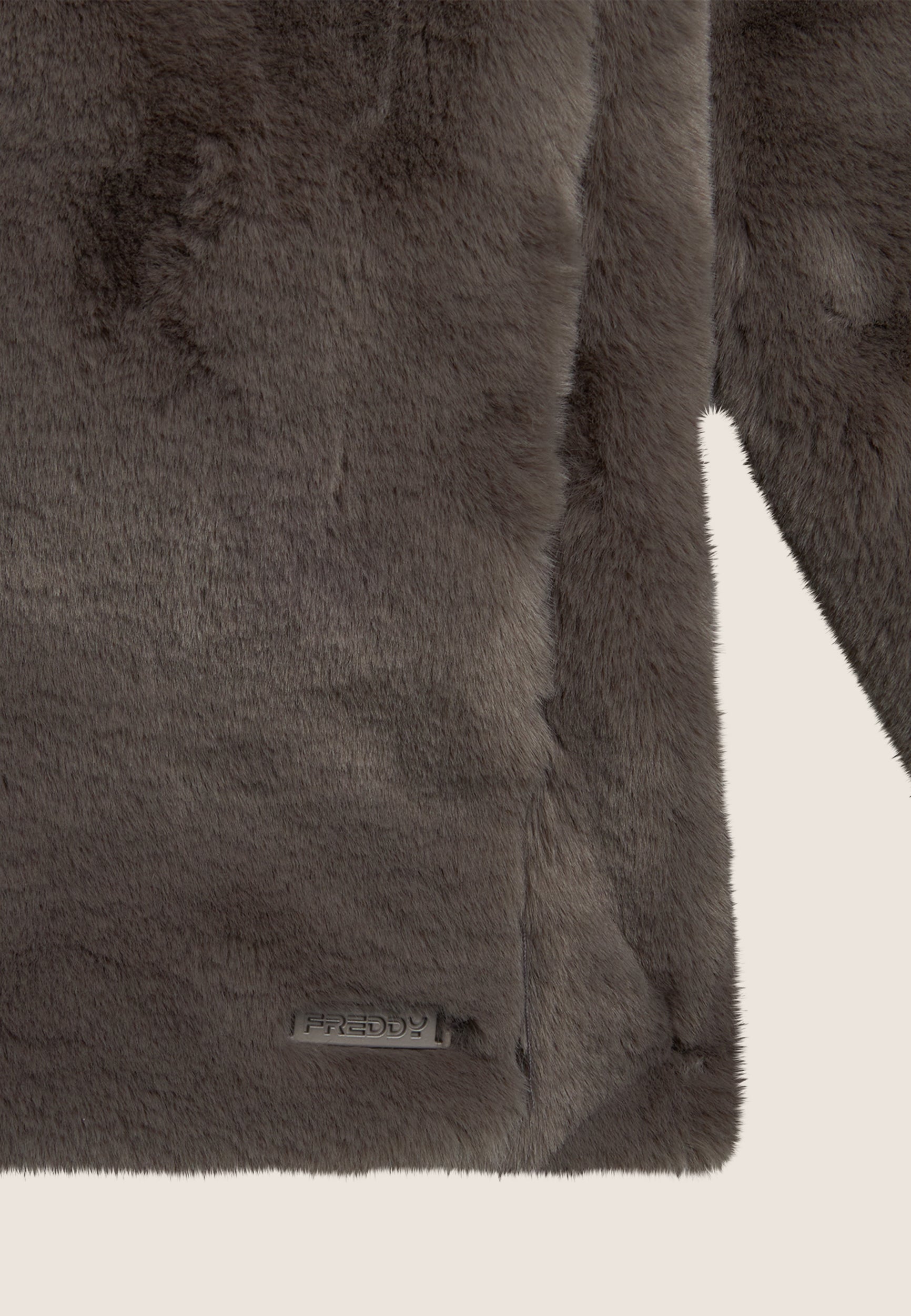 F4WJKJ9_G41_-_W_XS 3