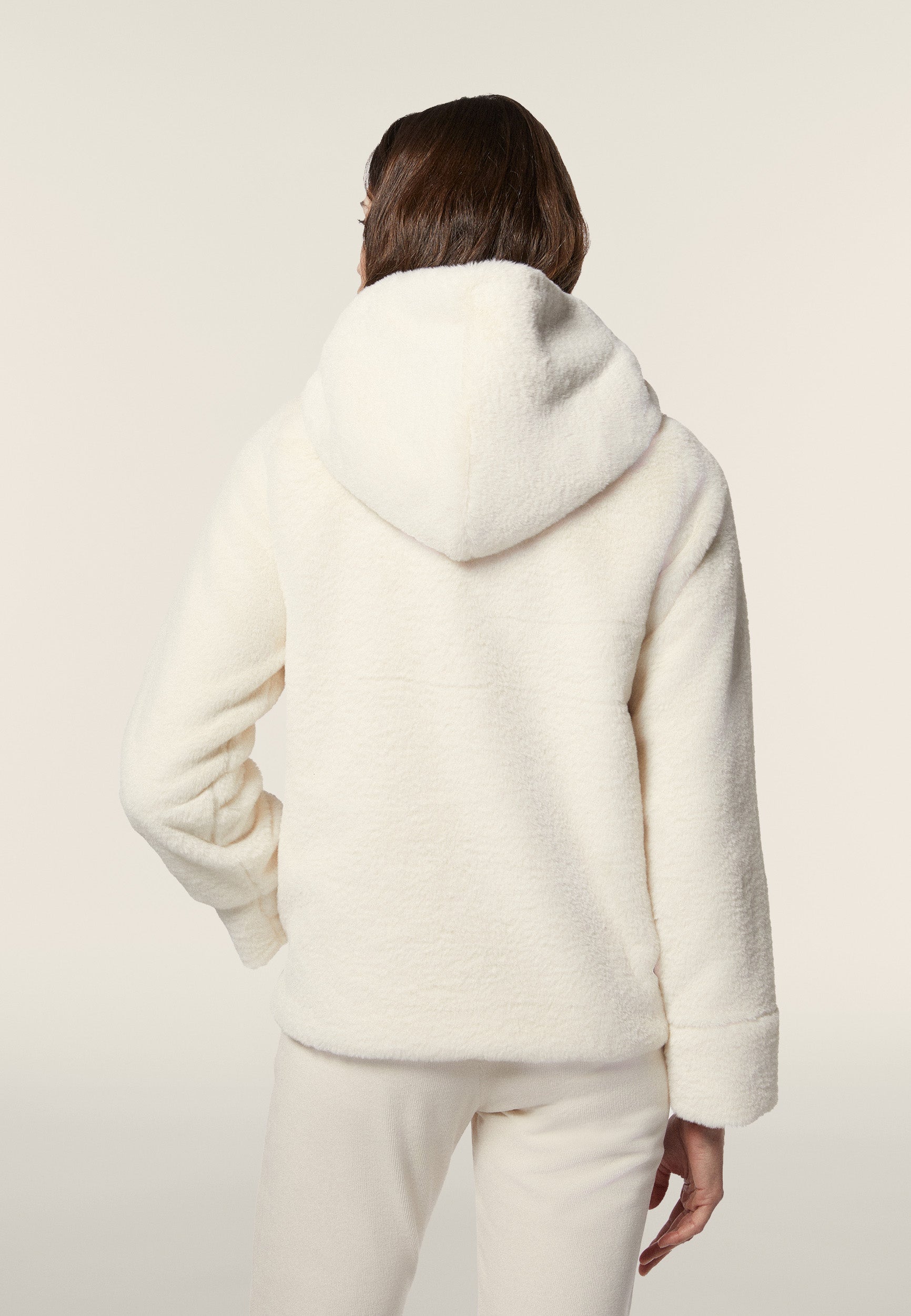 F4WJKJ9_Z102_-_W_L 3