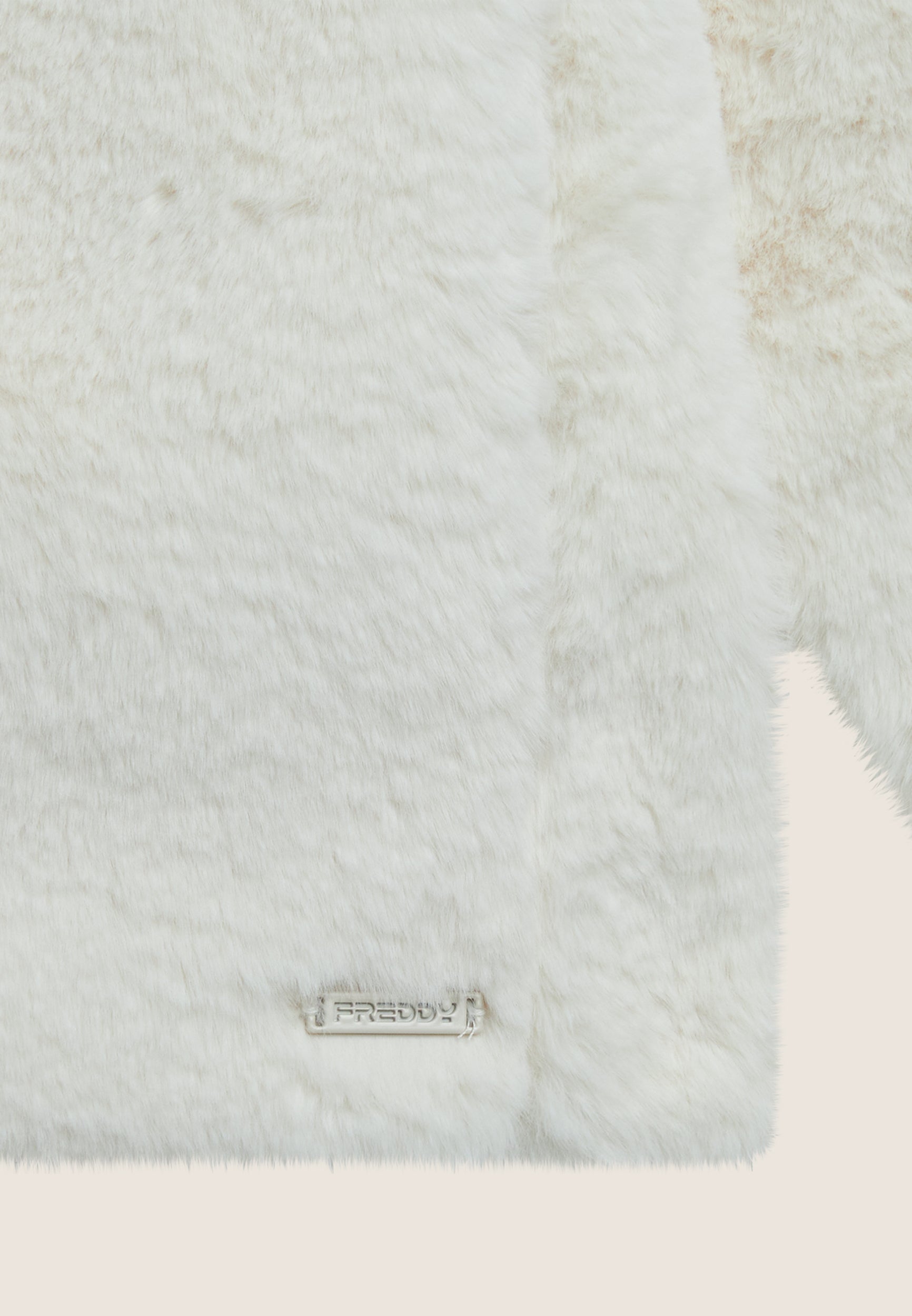 F4WJKJ9_Z102_-_W_L 7