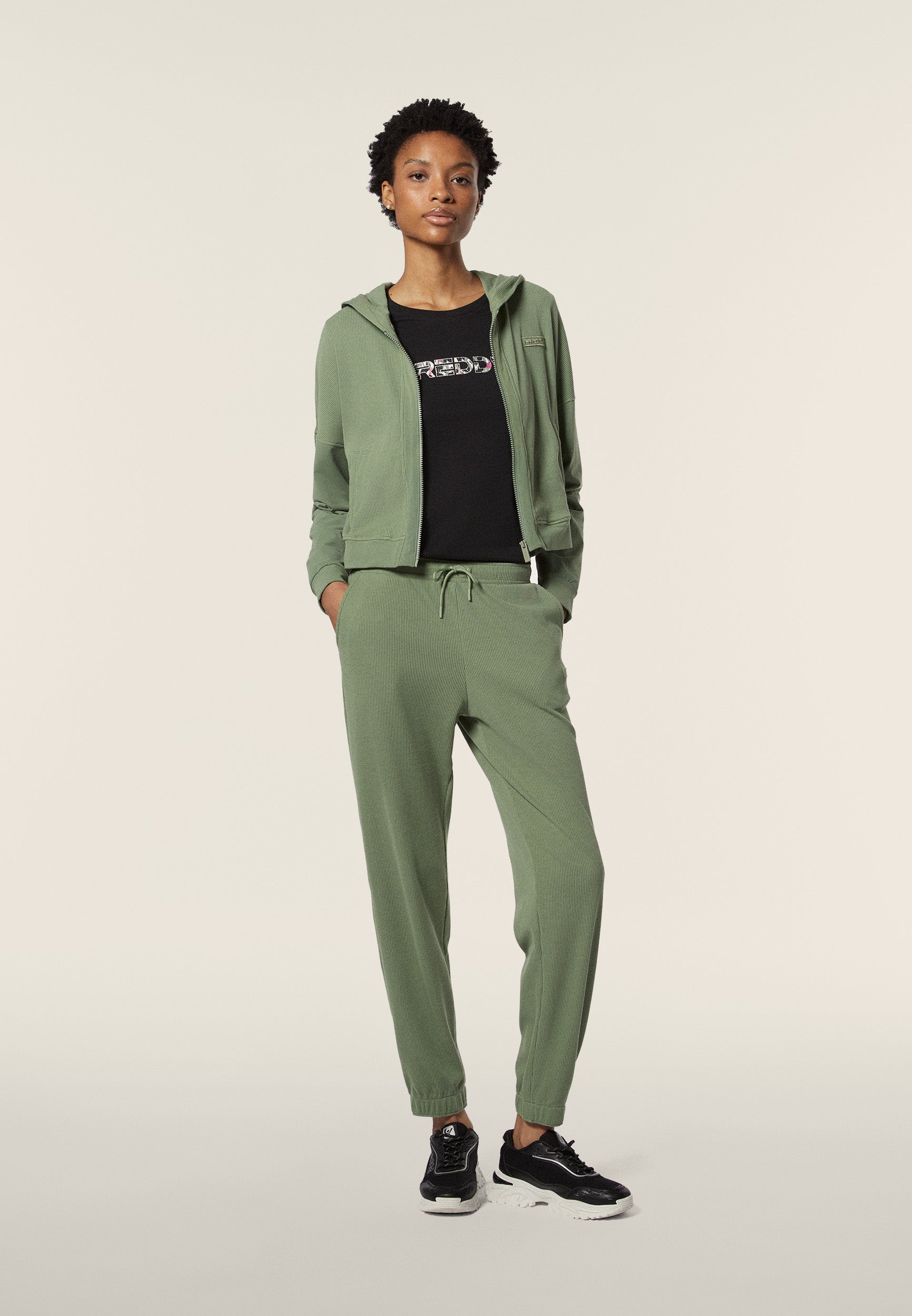 F4WJULIAS10_V102_-_W_L 1