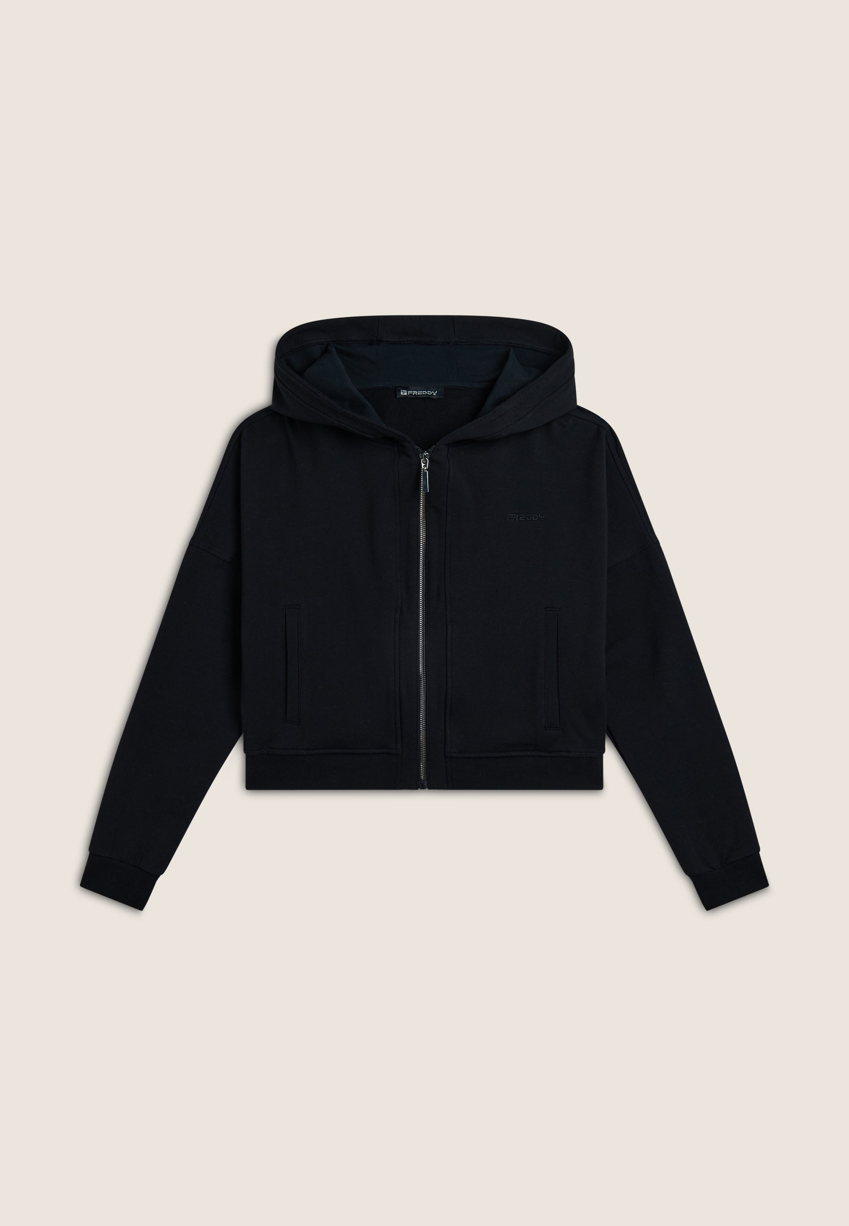 F4WJULIAS8_N_-_W_L 5