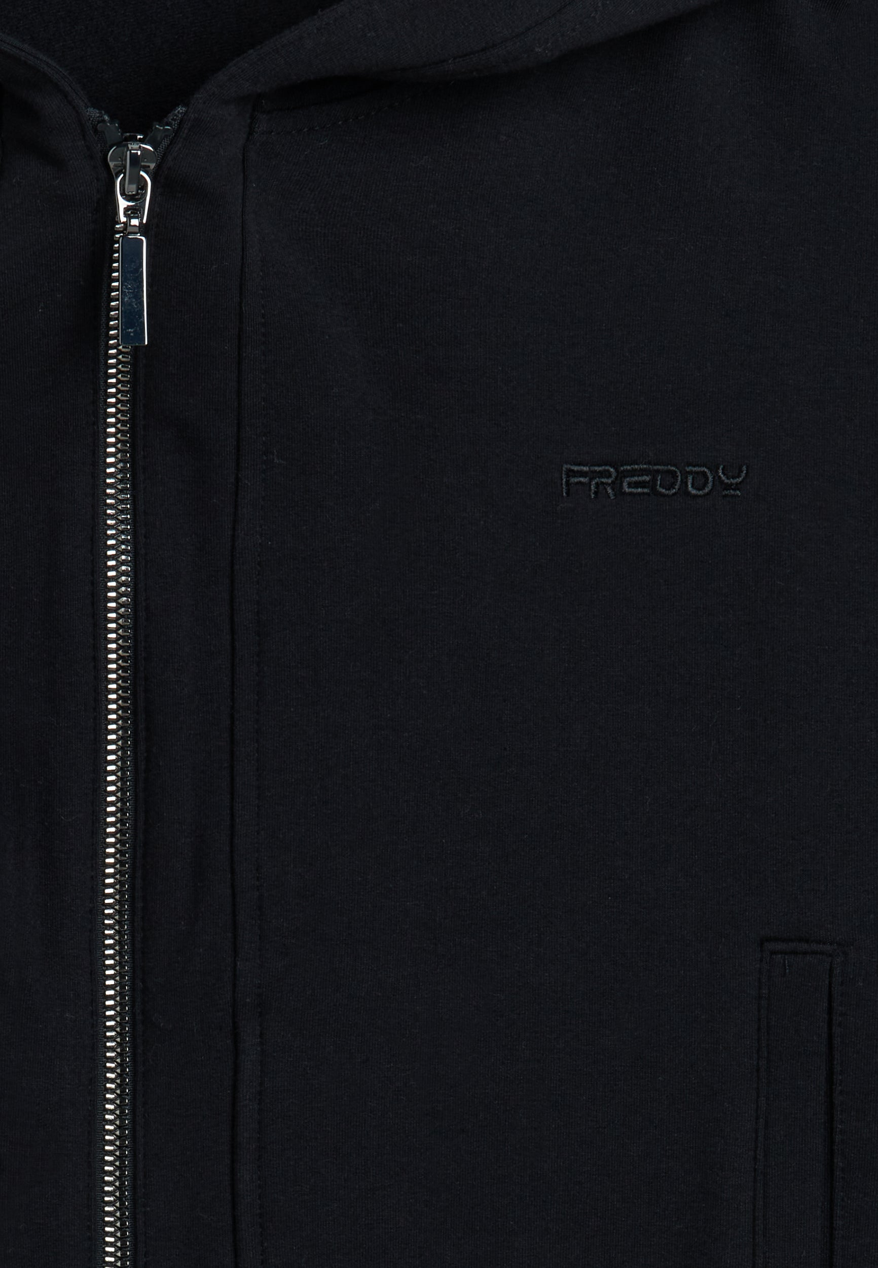 F4WJULIAS8_N_-_W_L 7