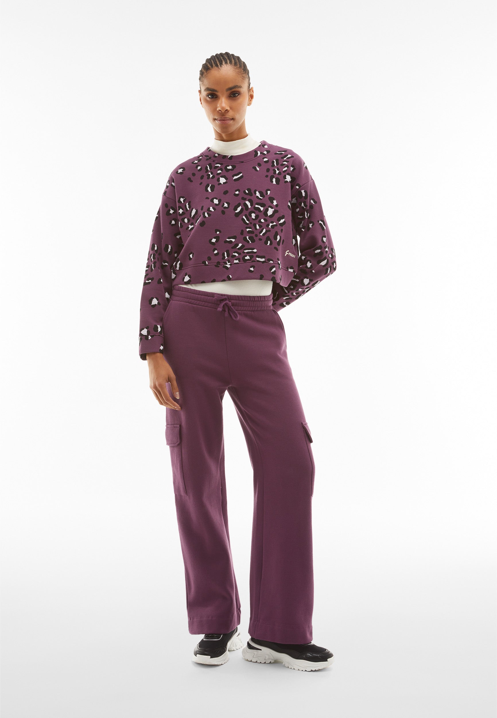 F4WMCS7C_ANI102_-_W_XS 1