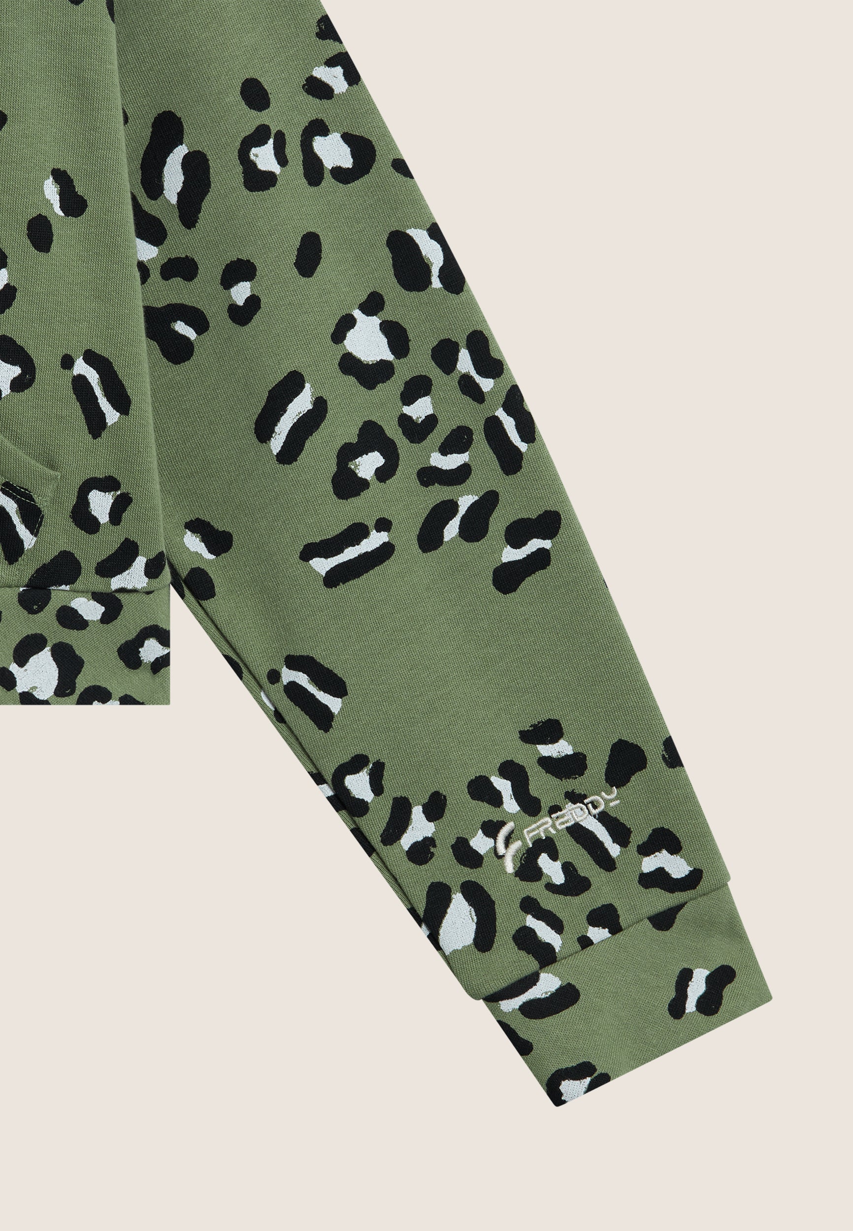 F4WMCS8C_ANI100_-_W_L 7