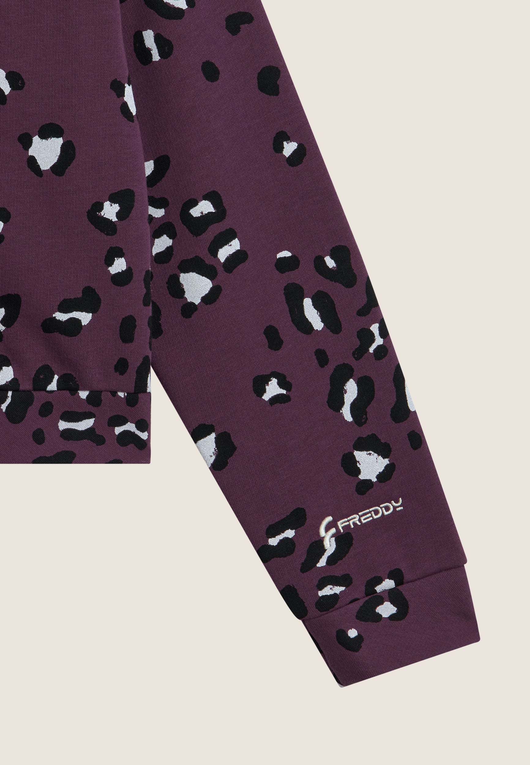 F4WMCS9C_ANI102_-_W_L 7