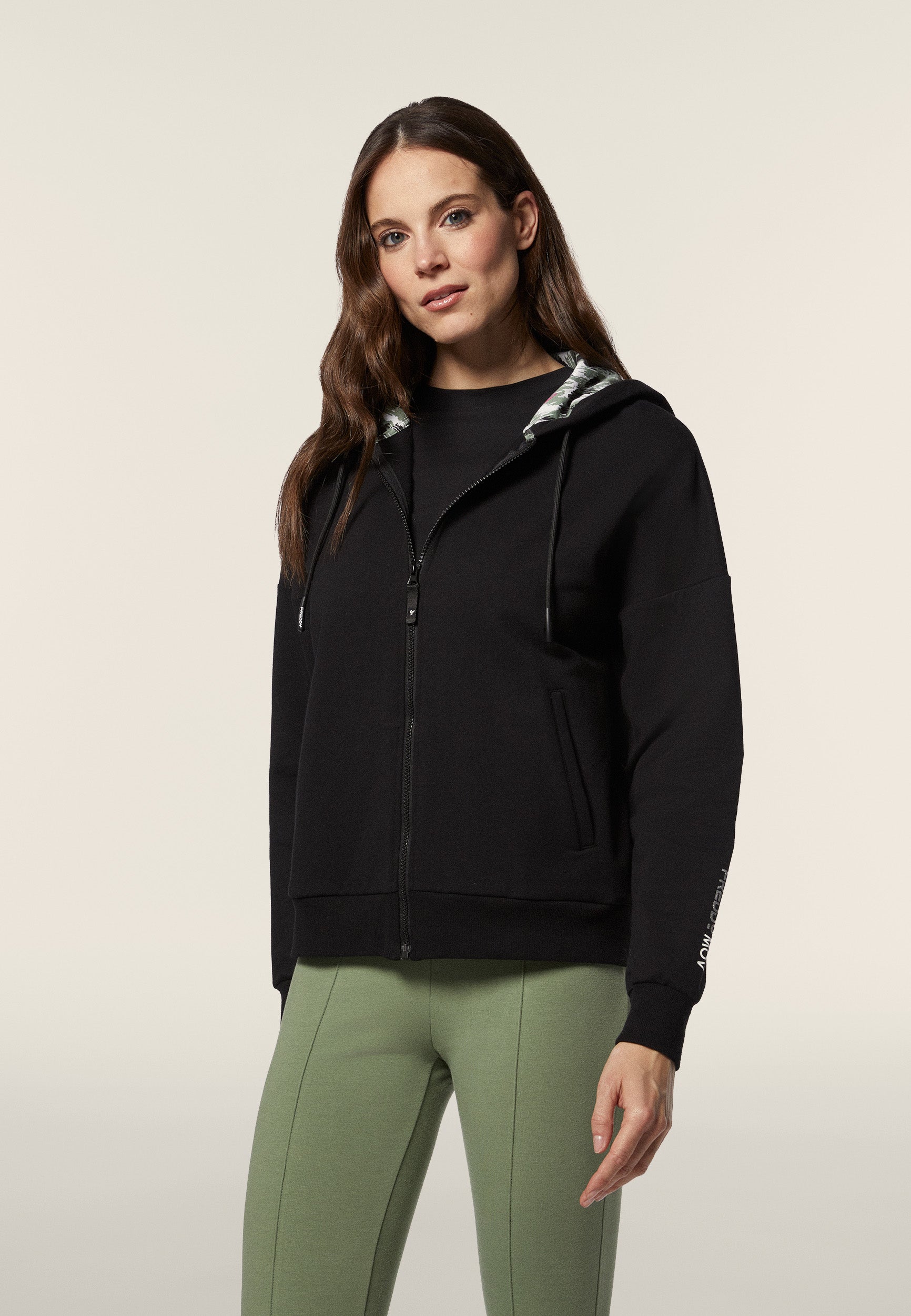 F4WMVS5_NANI97_-_W_L 2