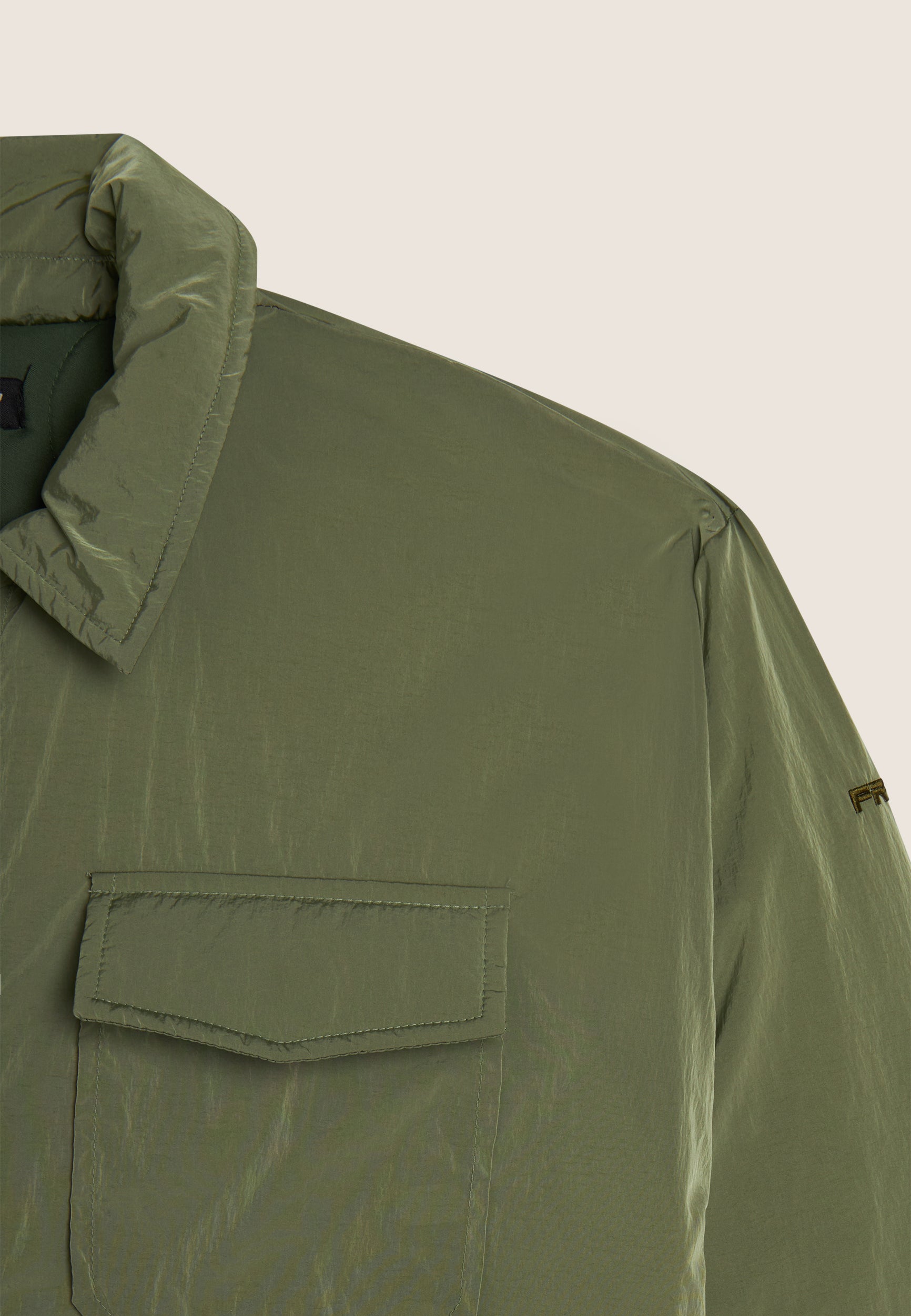 F4WSALMAJ2_V135_-_W_XS 8