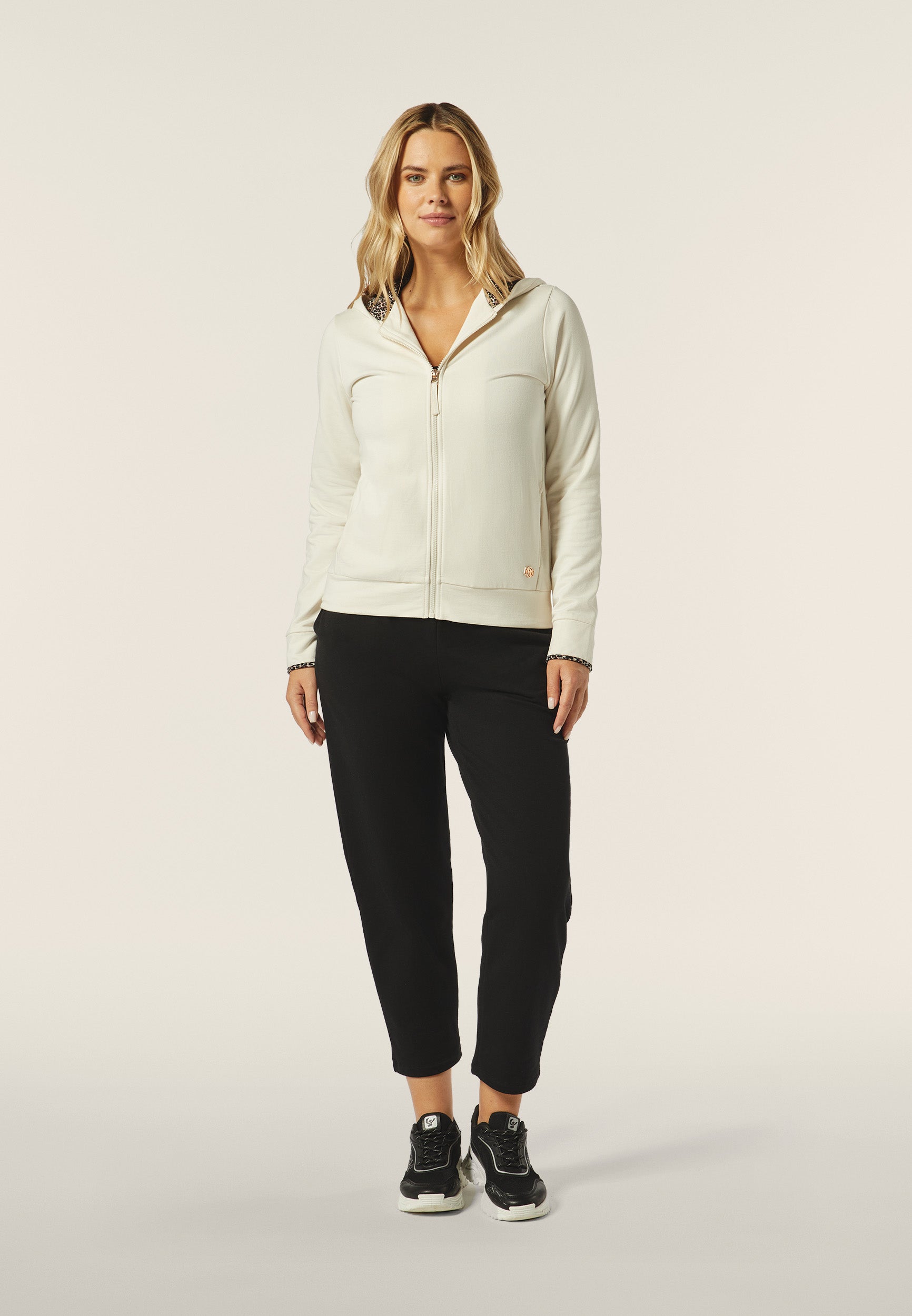 F4WSDS3_ZANI99_-_W_L 1