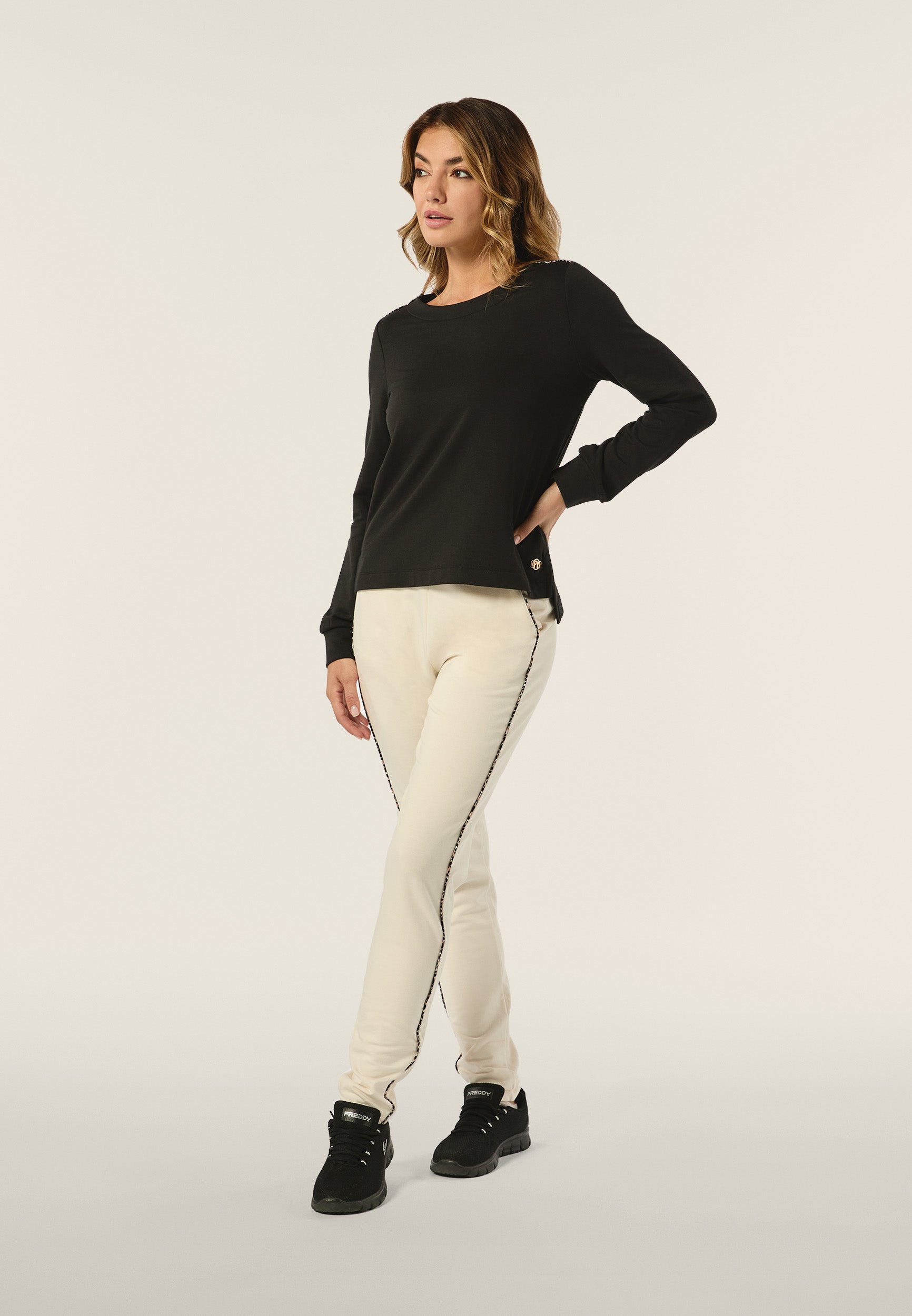 F4WSDS5_NANI99_-_W_L 1