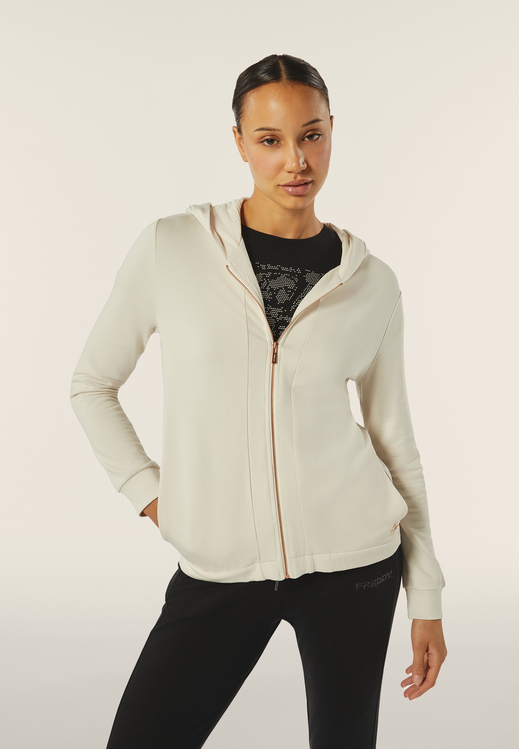 F4WSLS16_Z102_-_W_XS 2