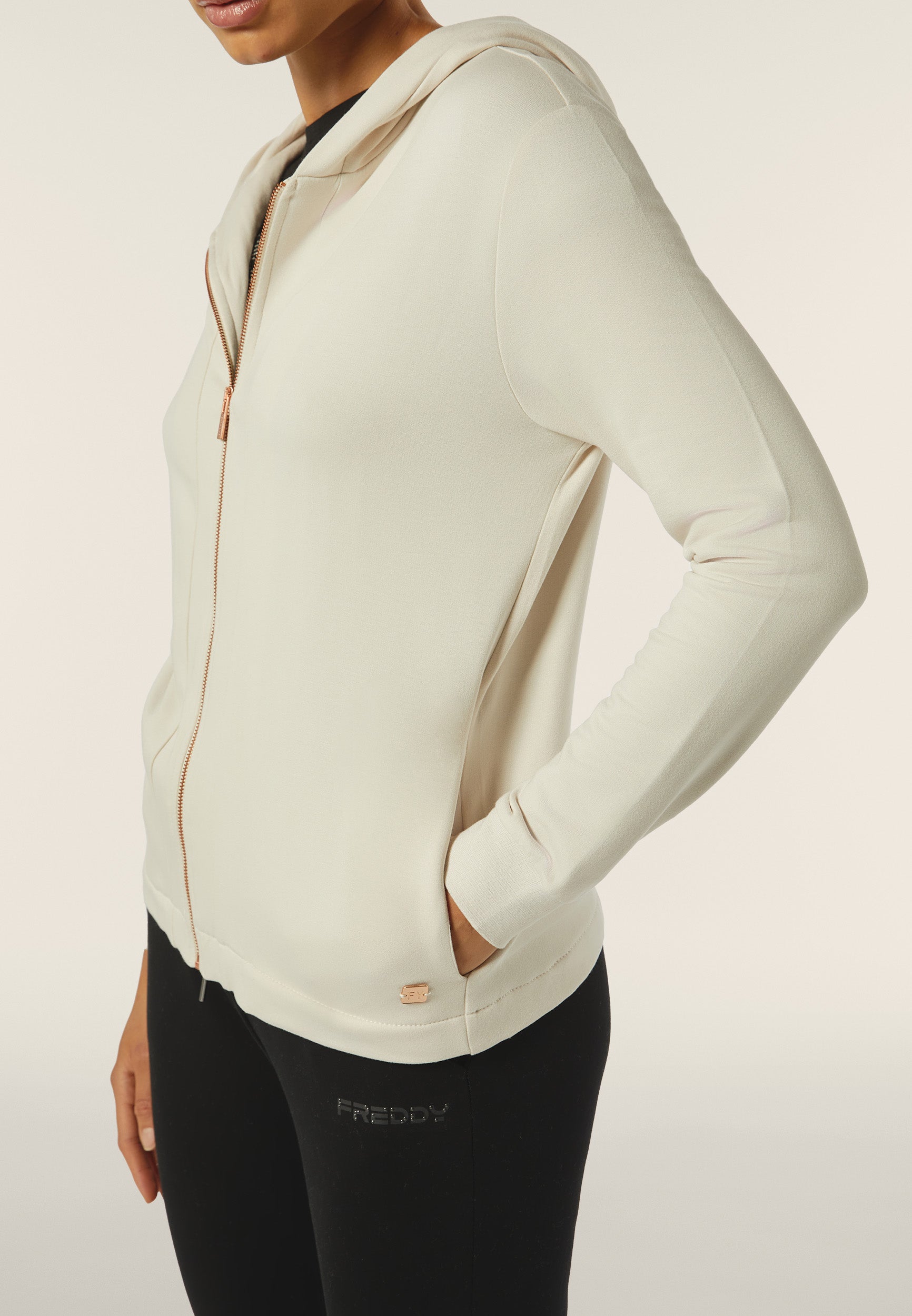 F4WSLS16_Z102_-_W_XS 4