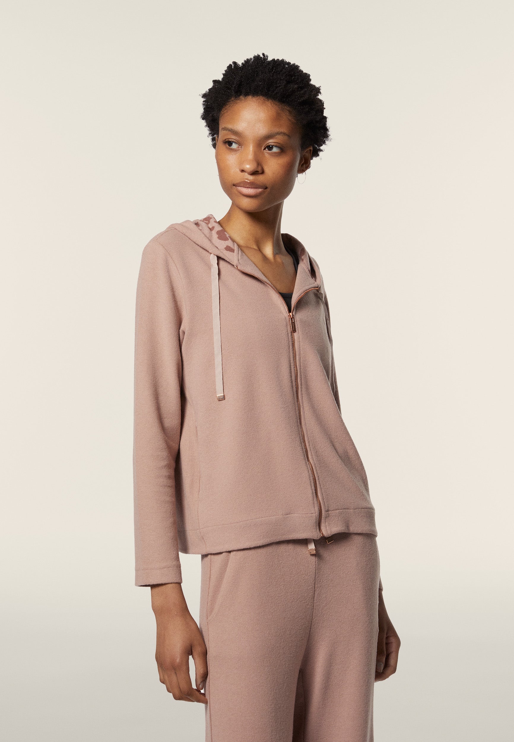 F4WSLS19_Z85_-_W_L 2