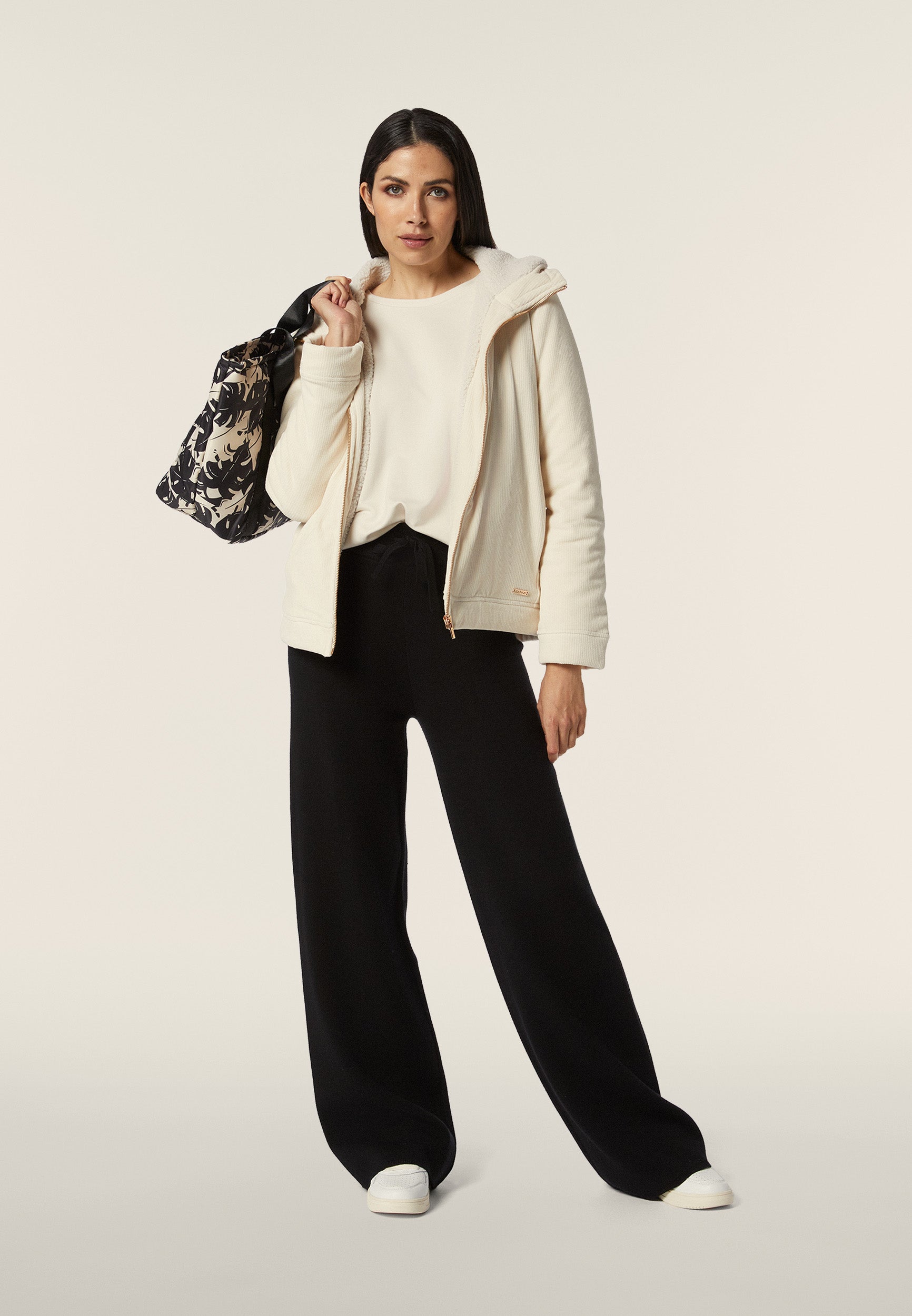 F4WSLS5_Z102_-_W_XS 1