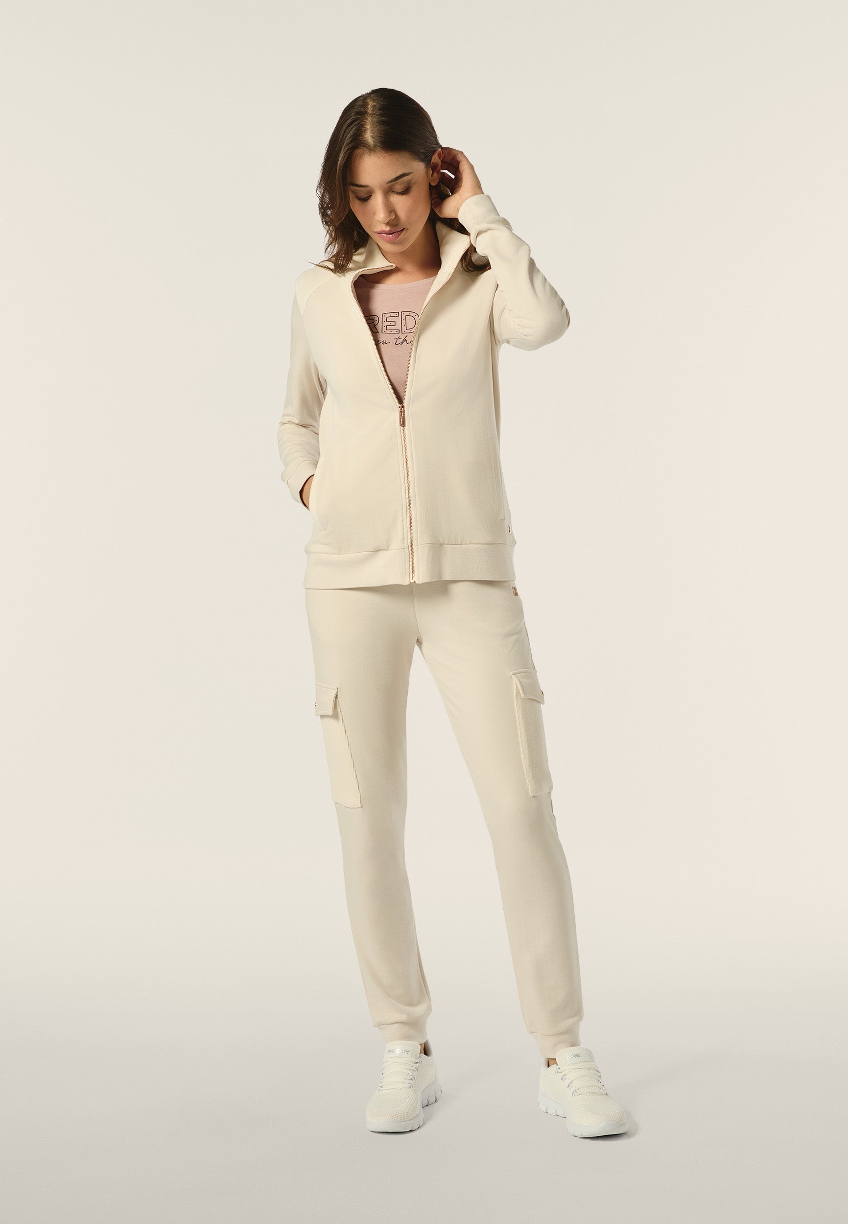 F4WSLS6_Z102_-_W_XS 1