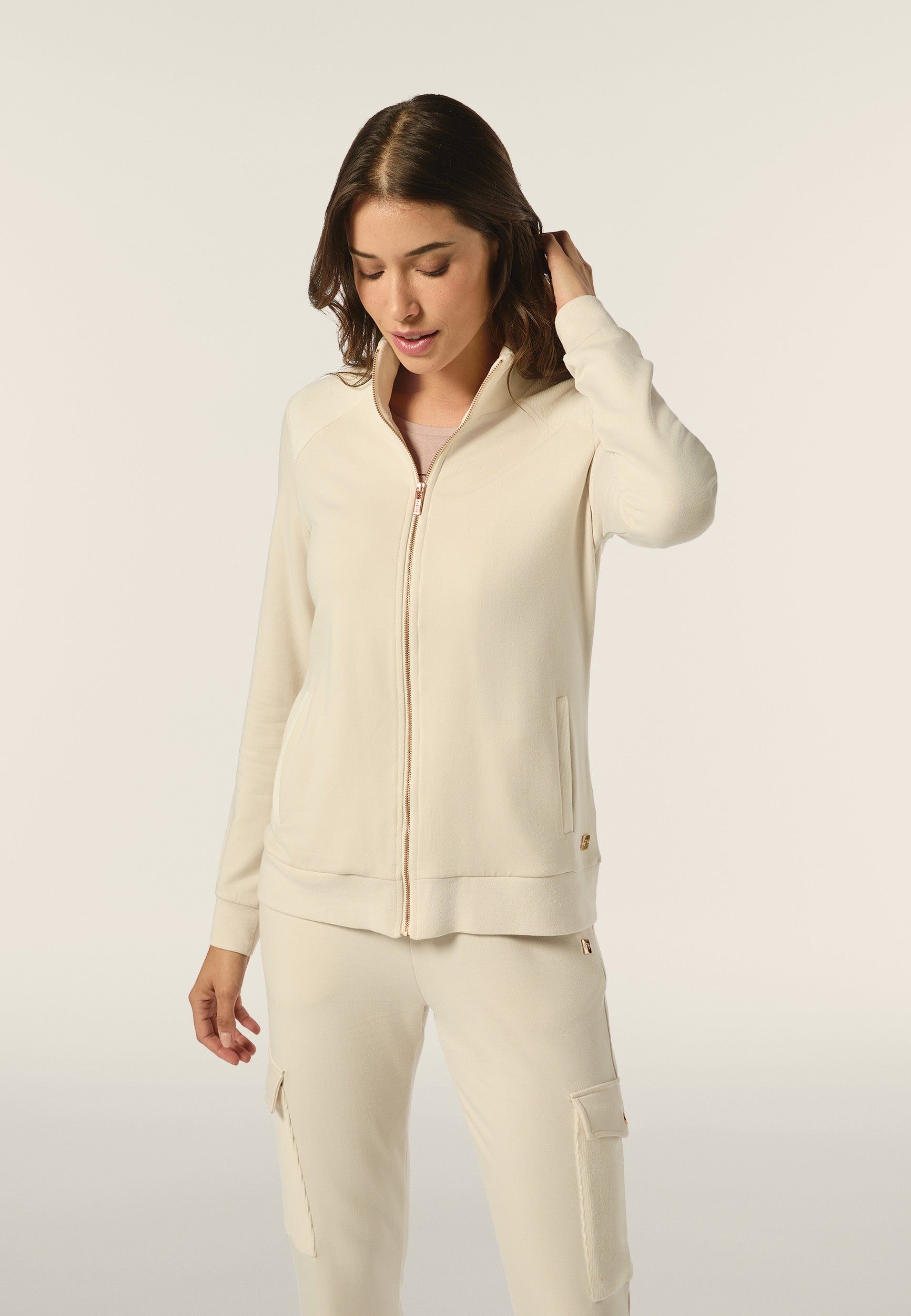 F4WSLS6_Z102_-_W_XS 2