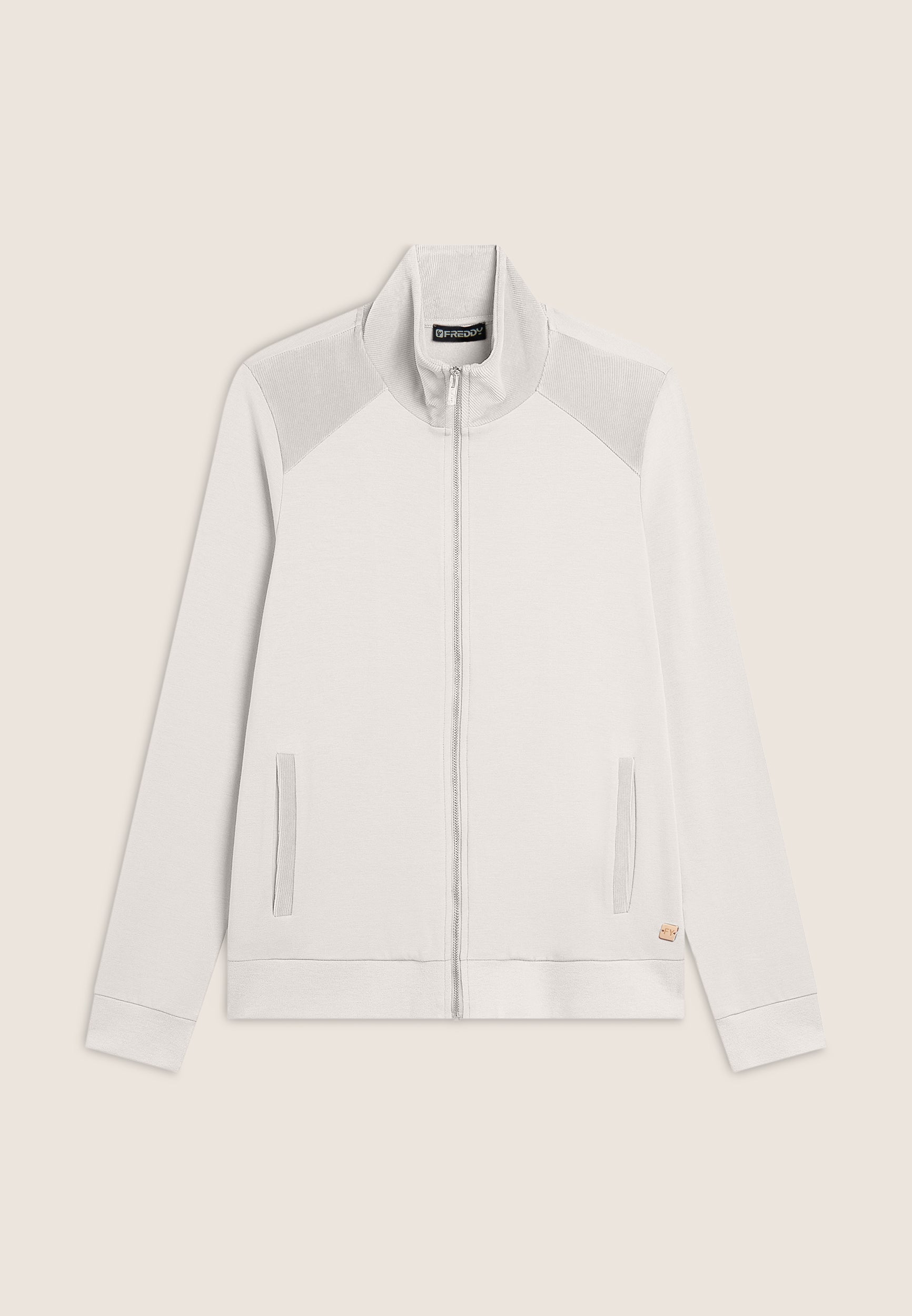 F4WSLS6_Z102_-_W_XS 5