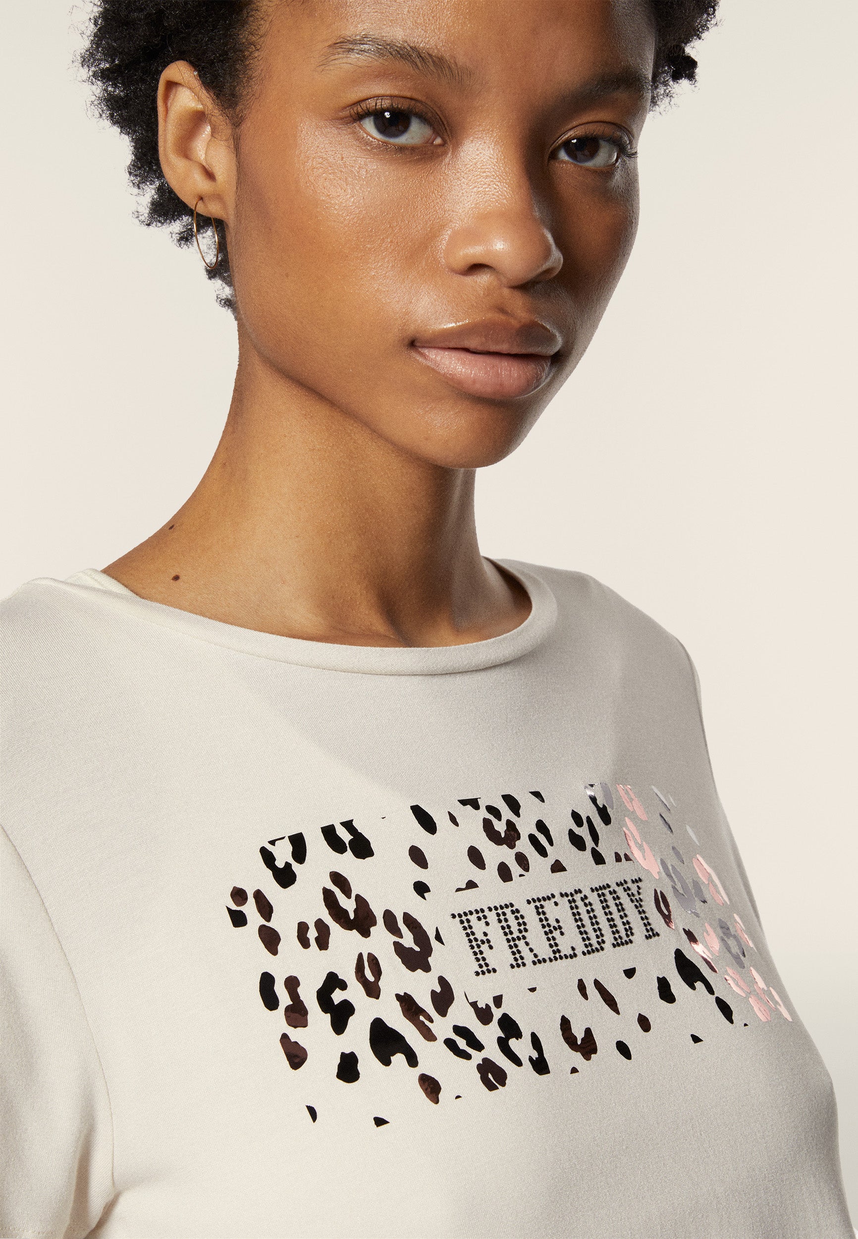 F4WSLT2_Z102_-_W_XS 4