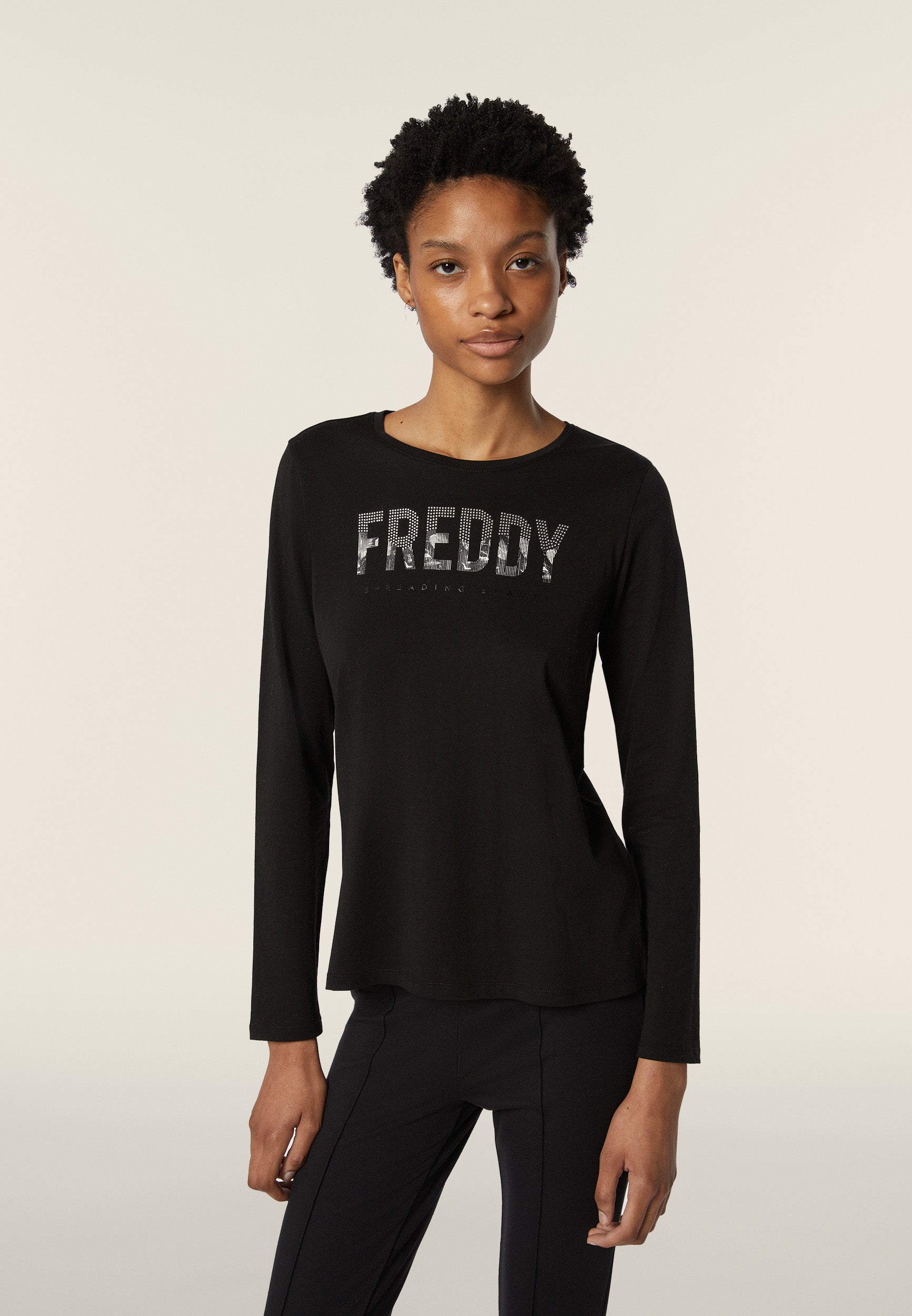 Women's long-sleeve t-shirt with a logo and studs – Freddy Spa