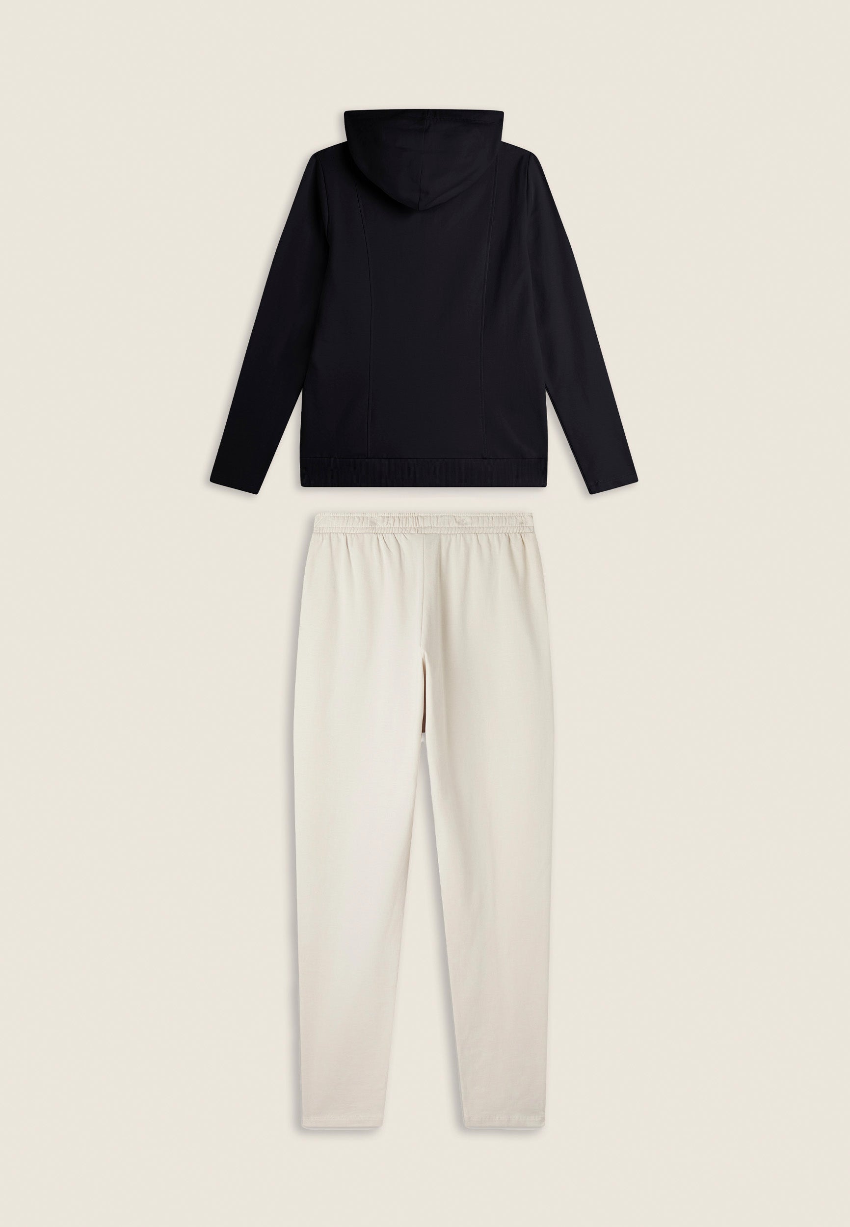 F4WTRK24_NF73Z2_-_W_XS 2