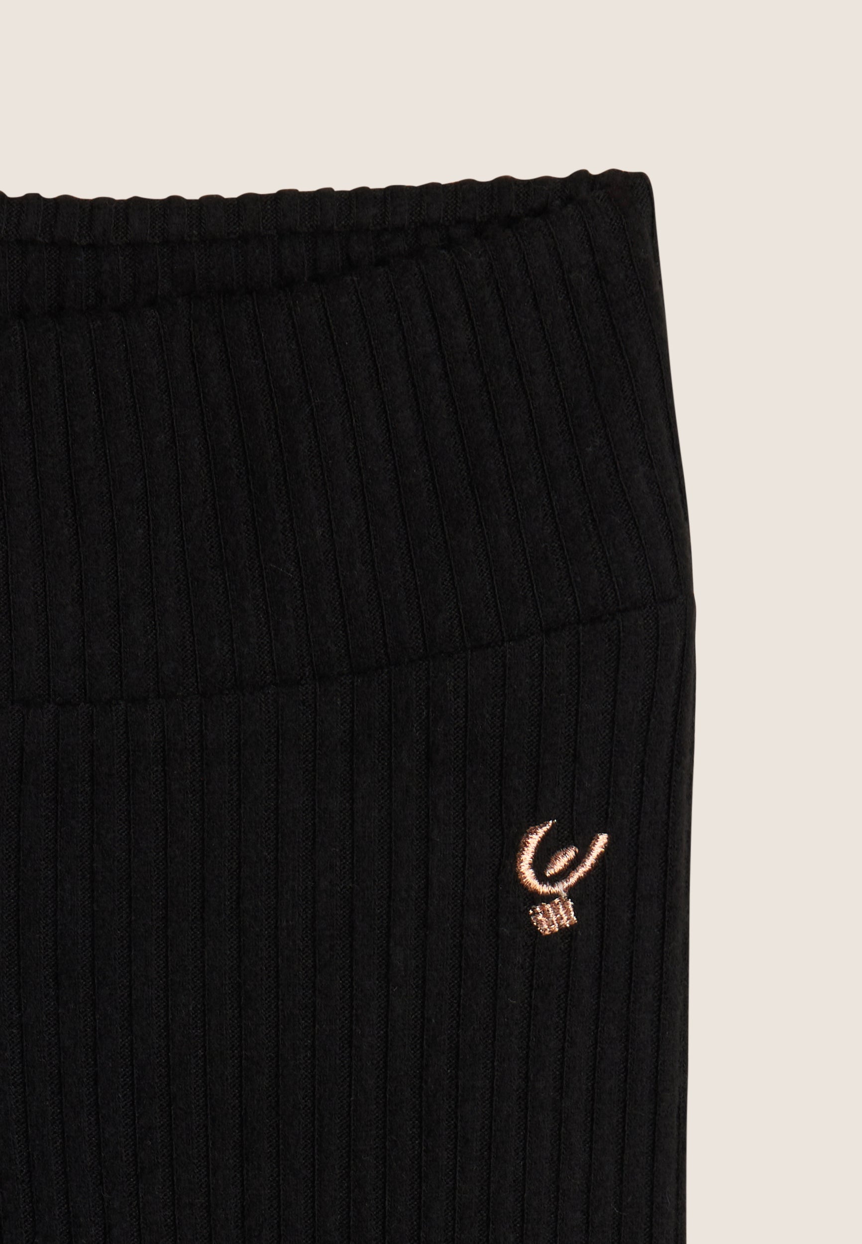 FR1469_2TG001_-_2BG_4 3