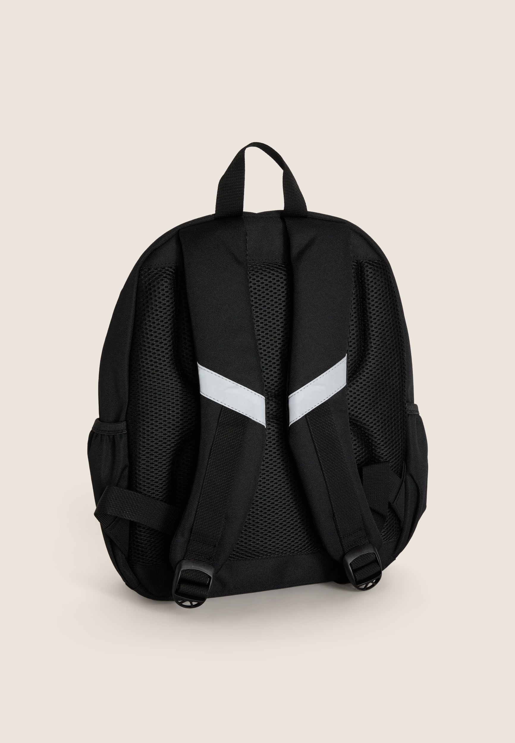 FR1953_2TB001_-_6_U 3