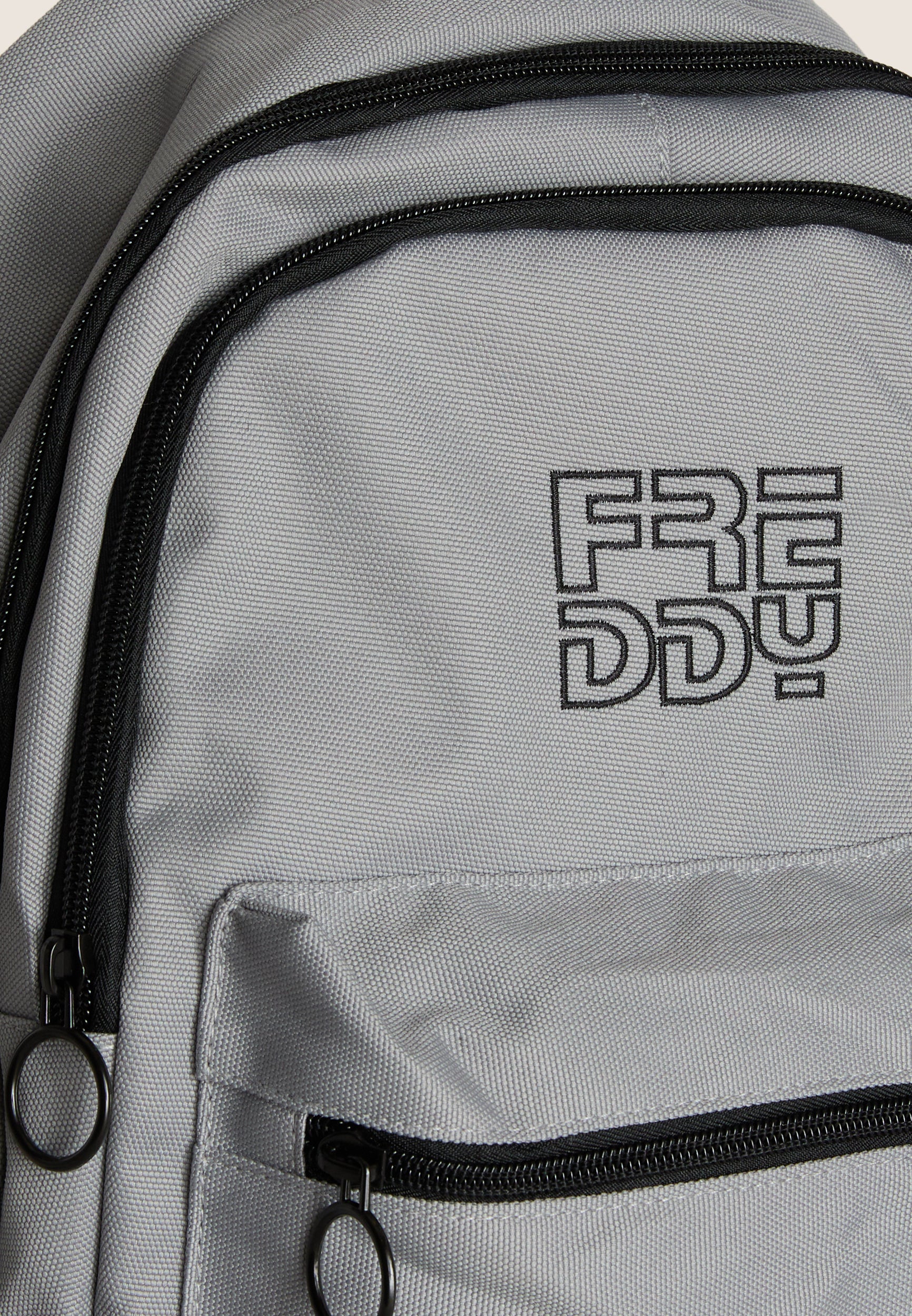 FR1953_2TB018_-_6_U 2