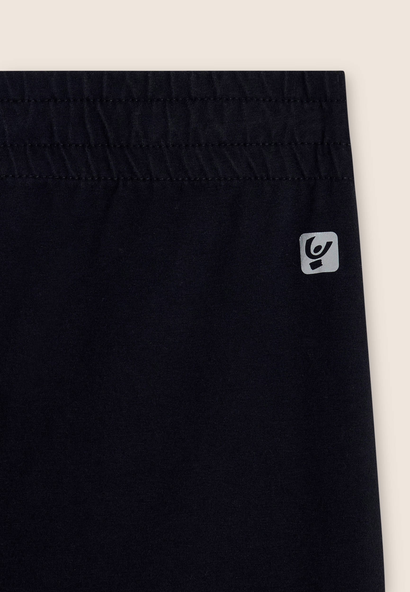 MUSIC1C020XO1_N_-_W_L 3