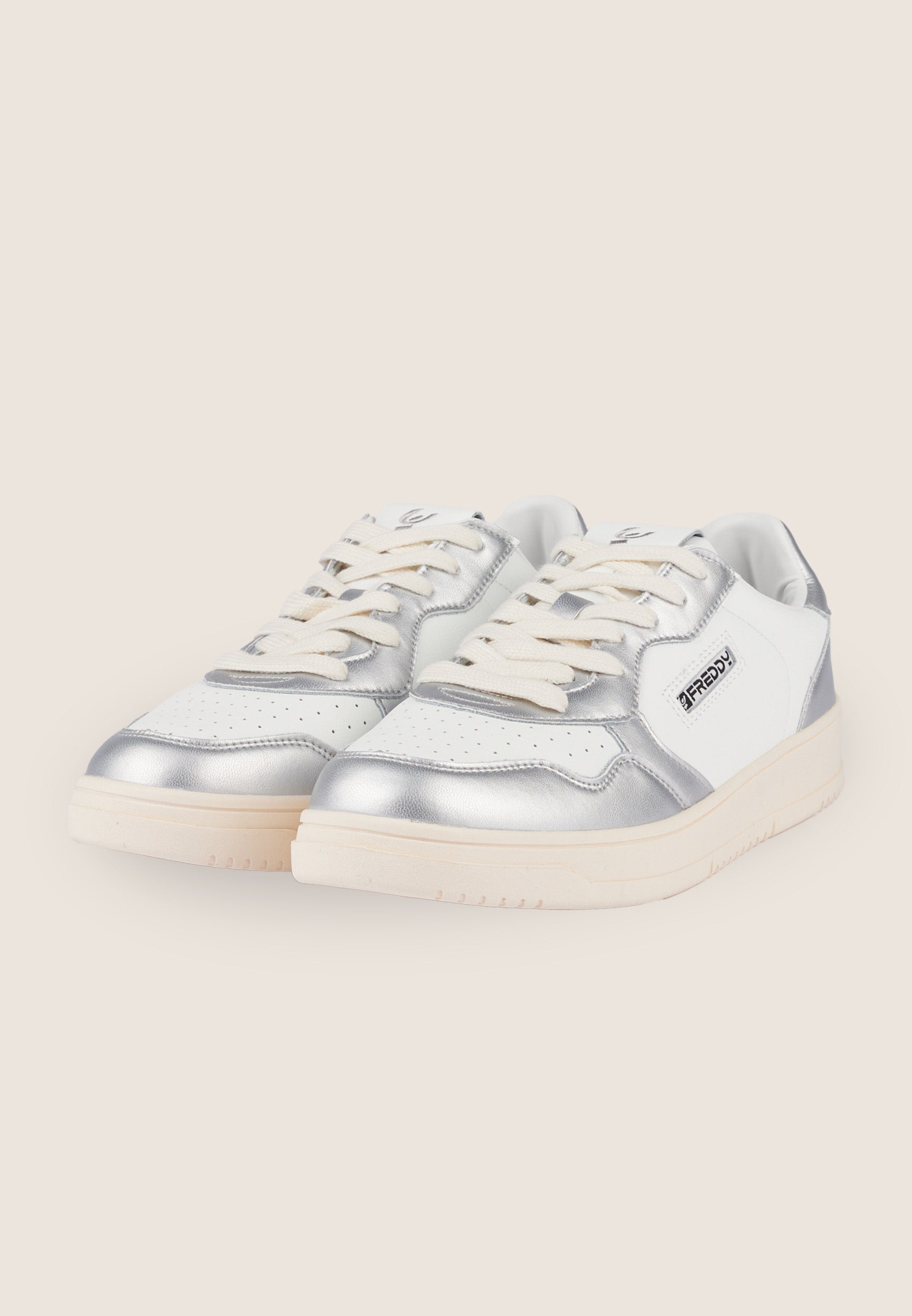 S25-A00FY7611_FY104_-_FL_36 3