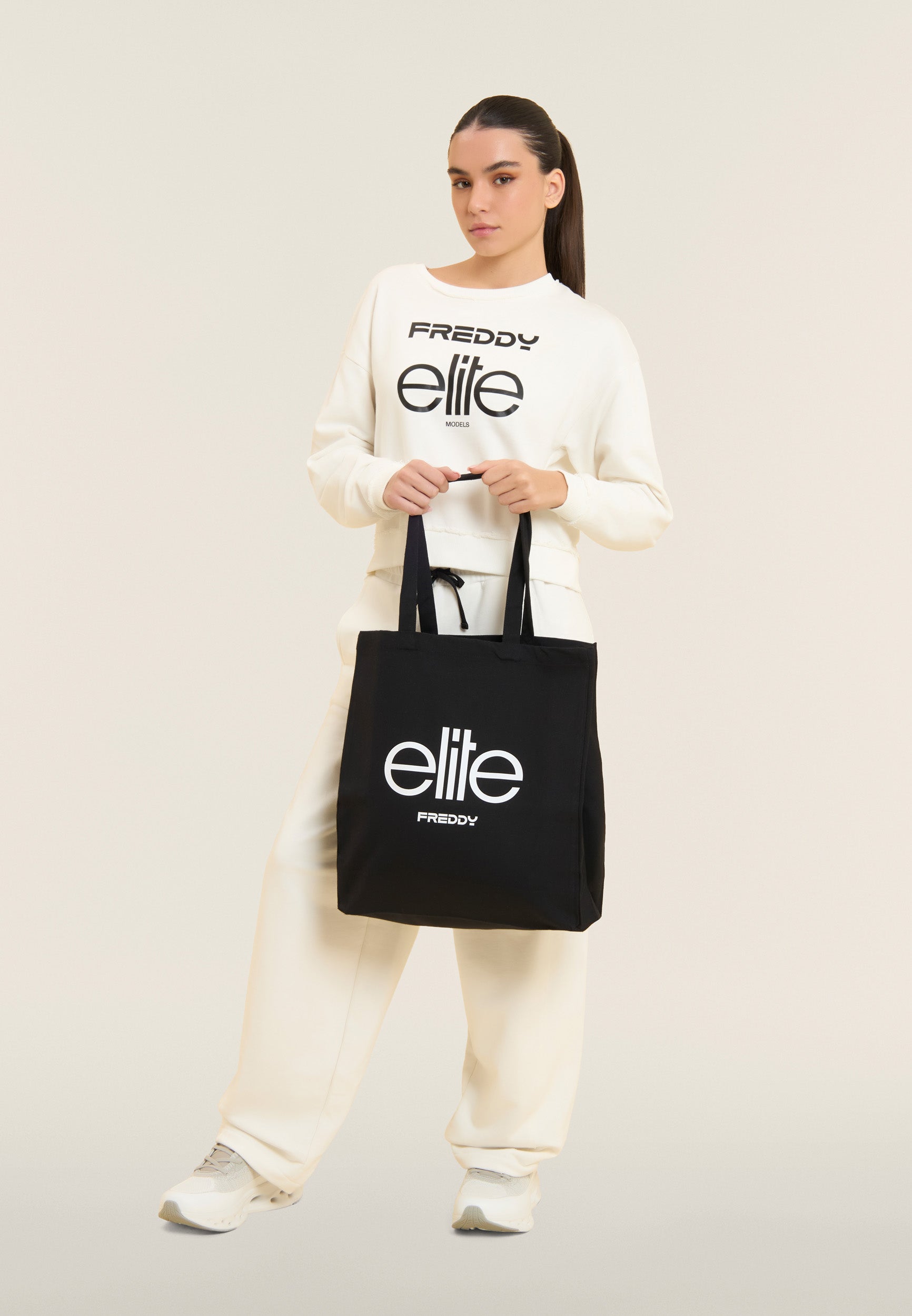 S25UFXETOTEBAG_N_-_6_U 1