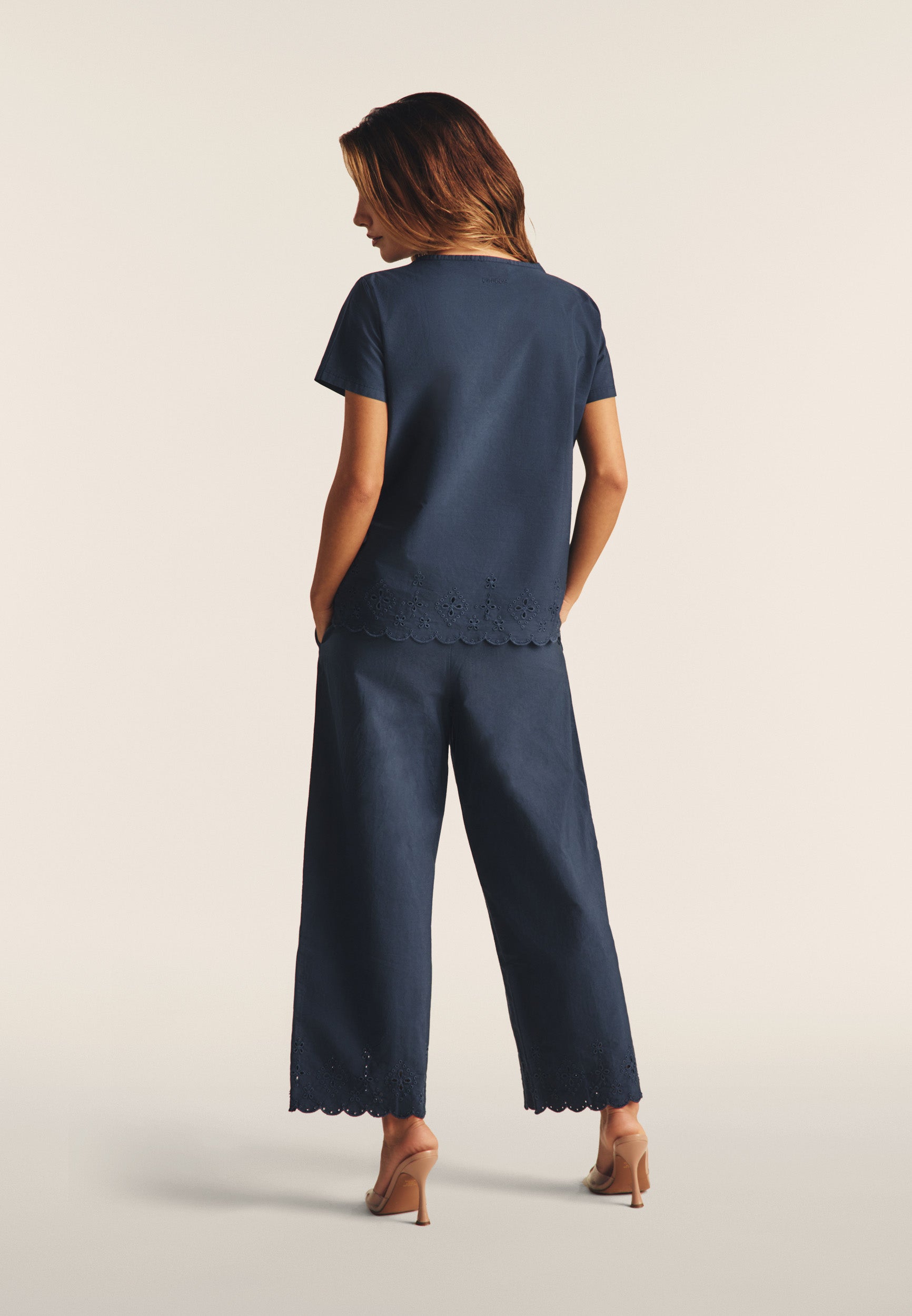 S25WGIOIAT2_B109X_-_W_L 3