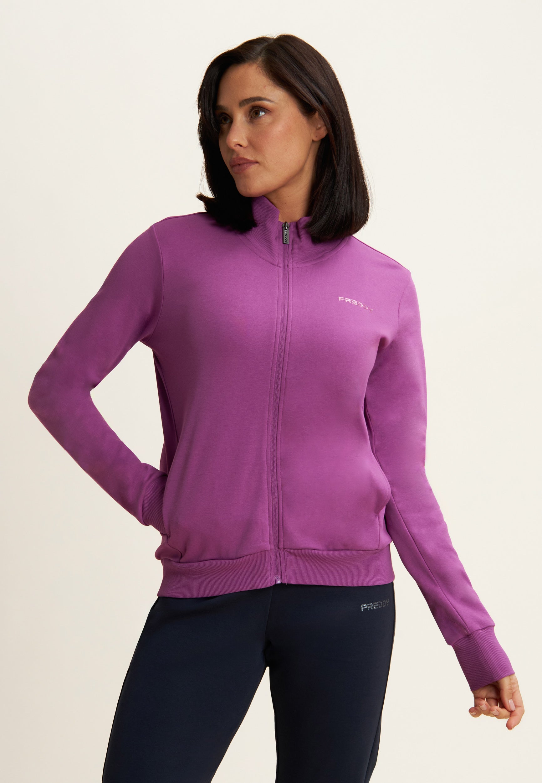 S25WTRK2_F118B_-_W_L 1