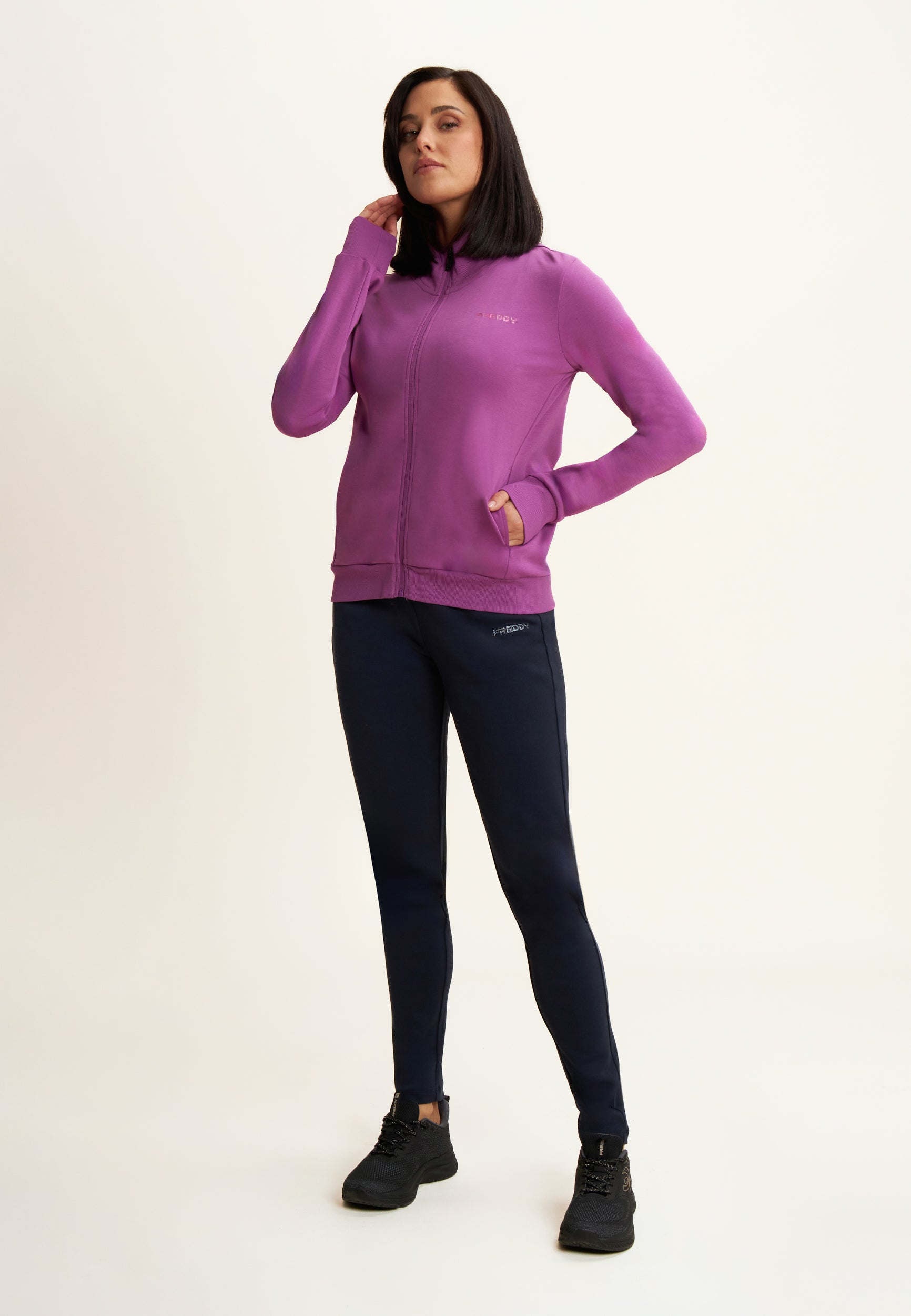 S25WTRK2_F118B_-_W_L 2