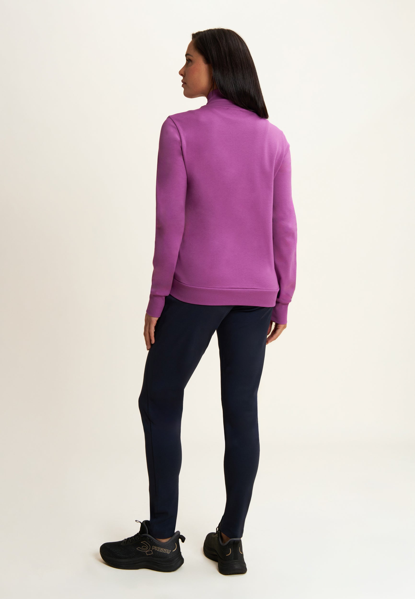 S25WTRK2_F118B_-_W_L 3