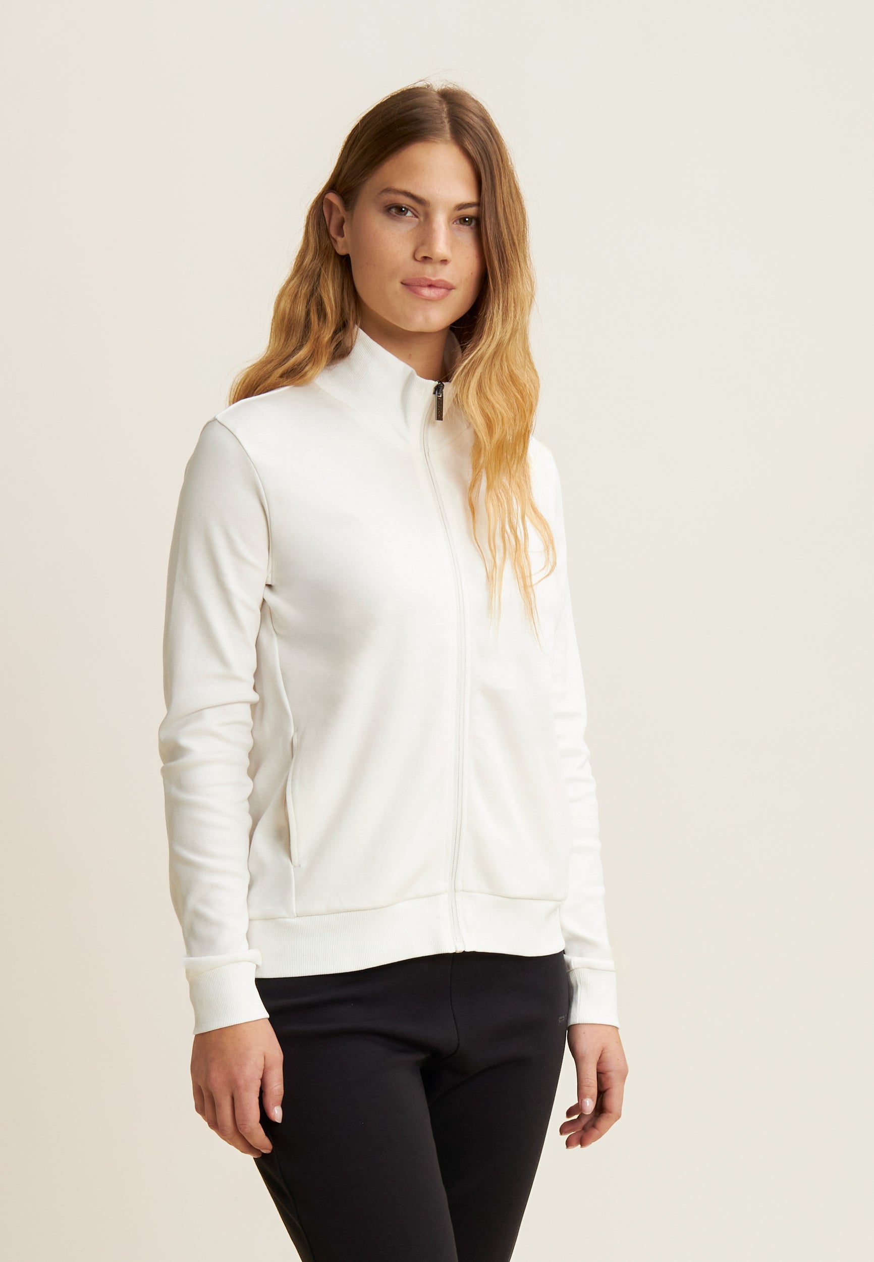 S25WTRK2_W99N_-_W_L 1