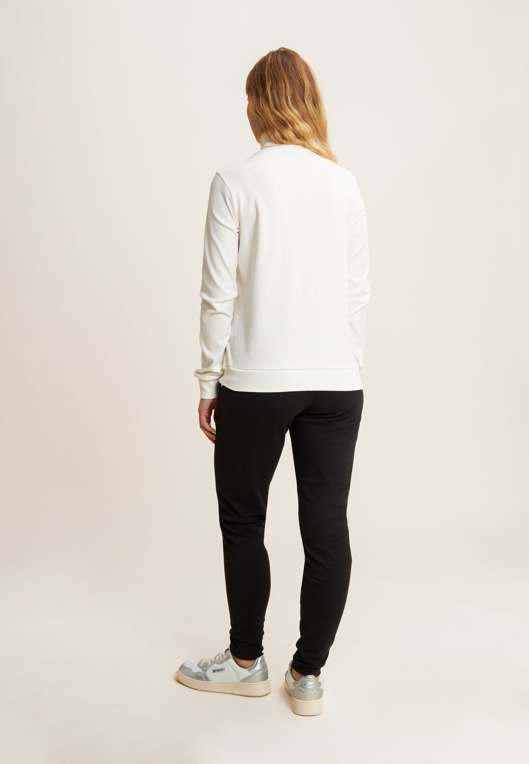 S25WTRK2_W99N_-_W_L 3