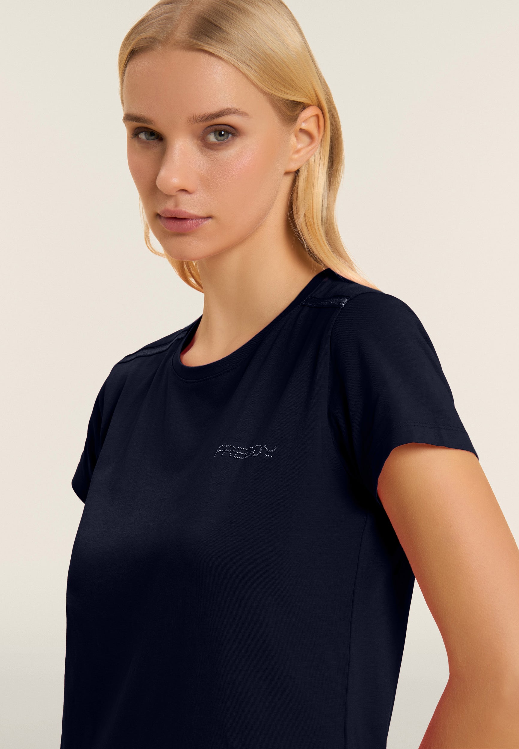 S26WCRD1_B109_-_W_L 4