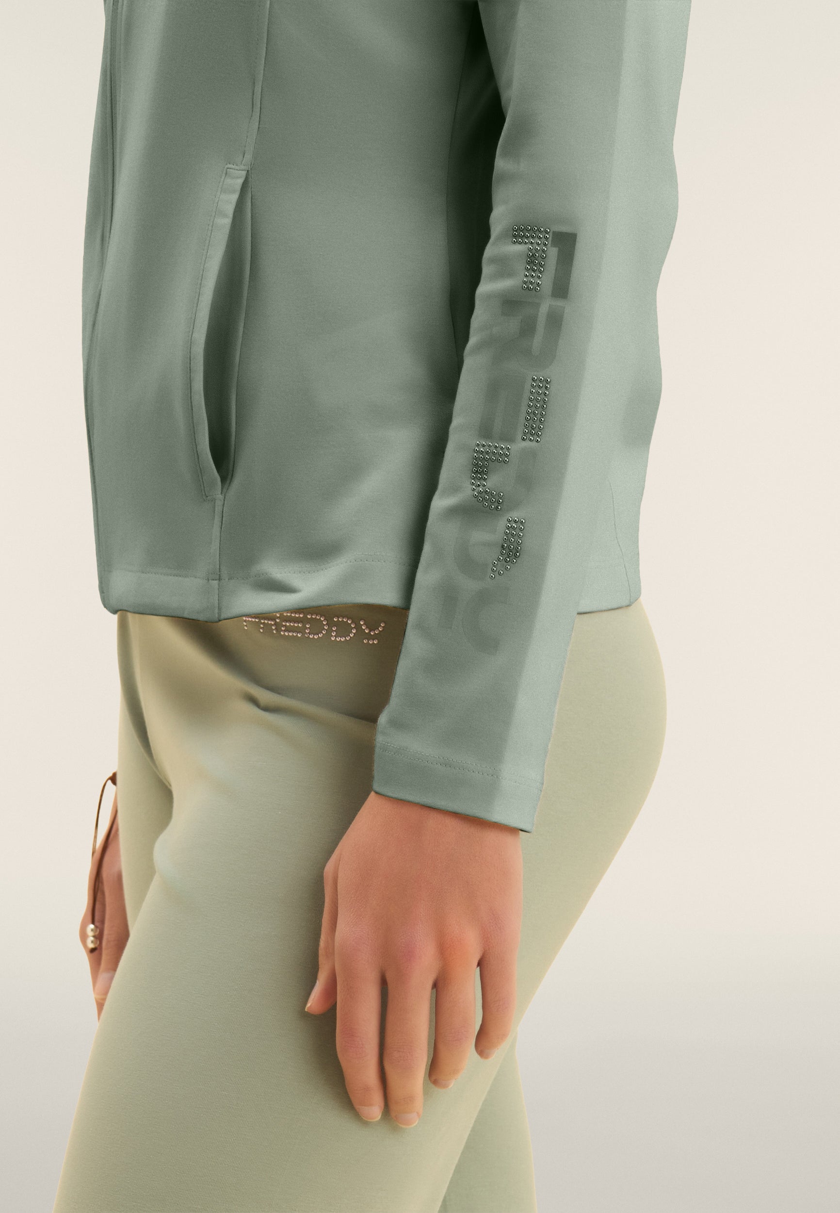 S26WCRS1_V96_-_W_L 4