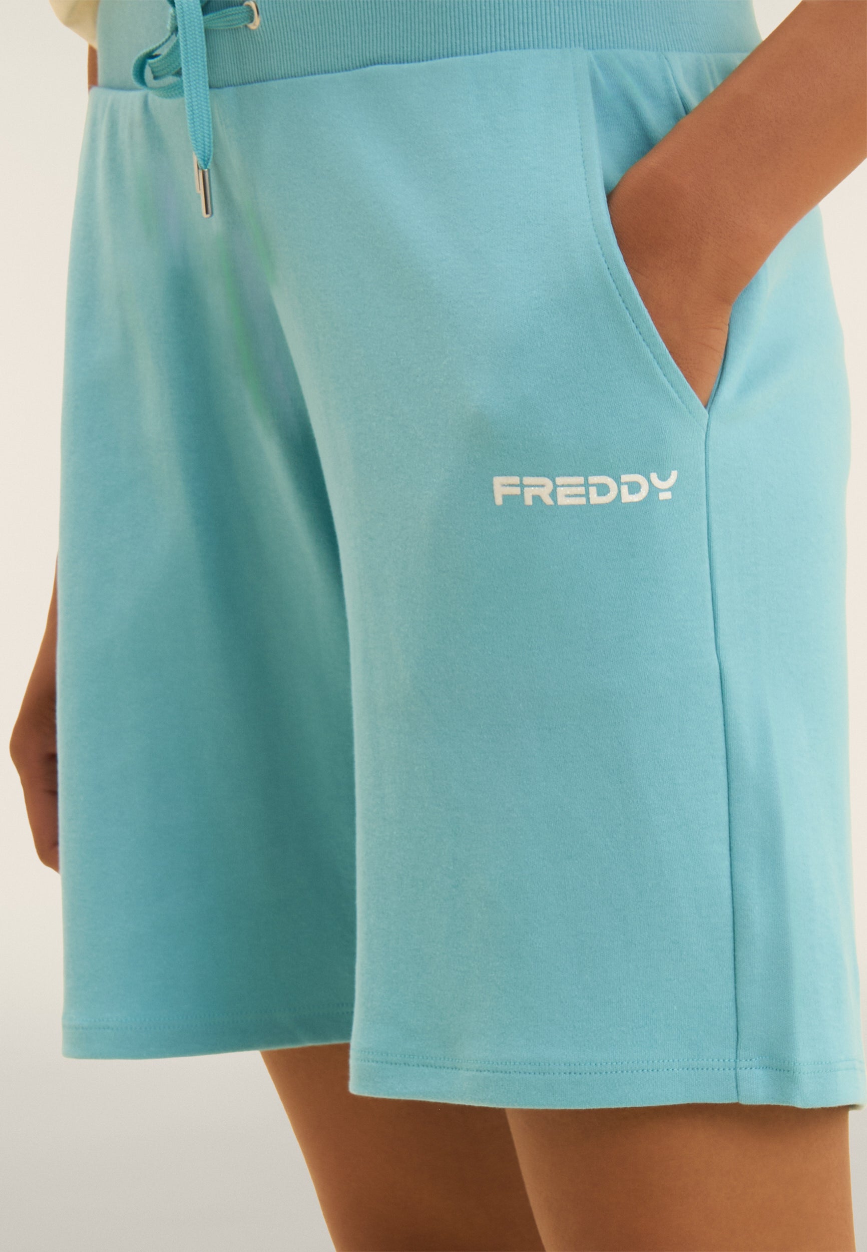 S26WCYLP3_C69_-_W_L 4